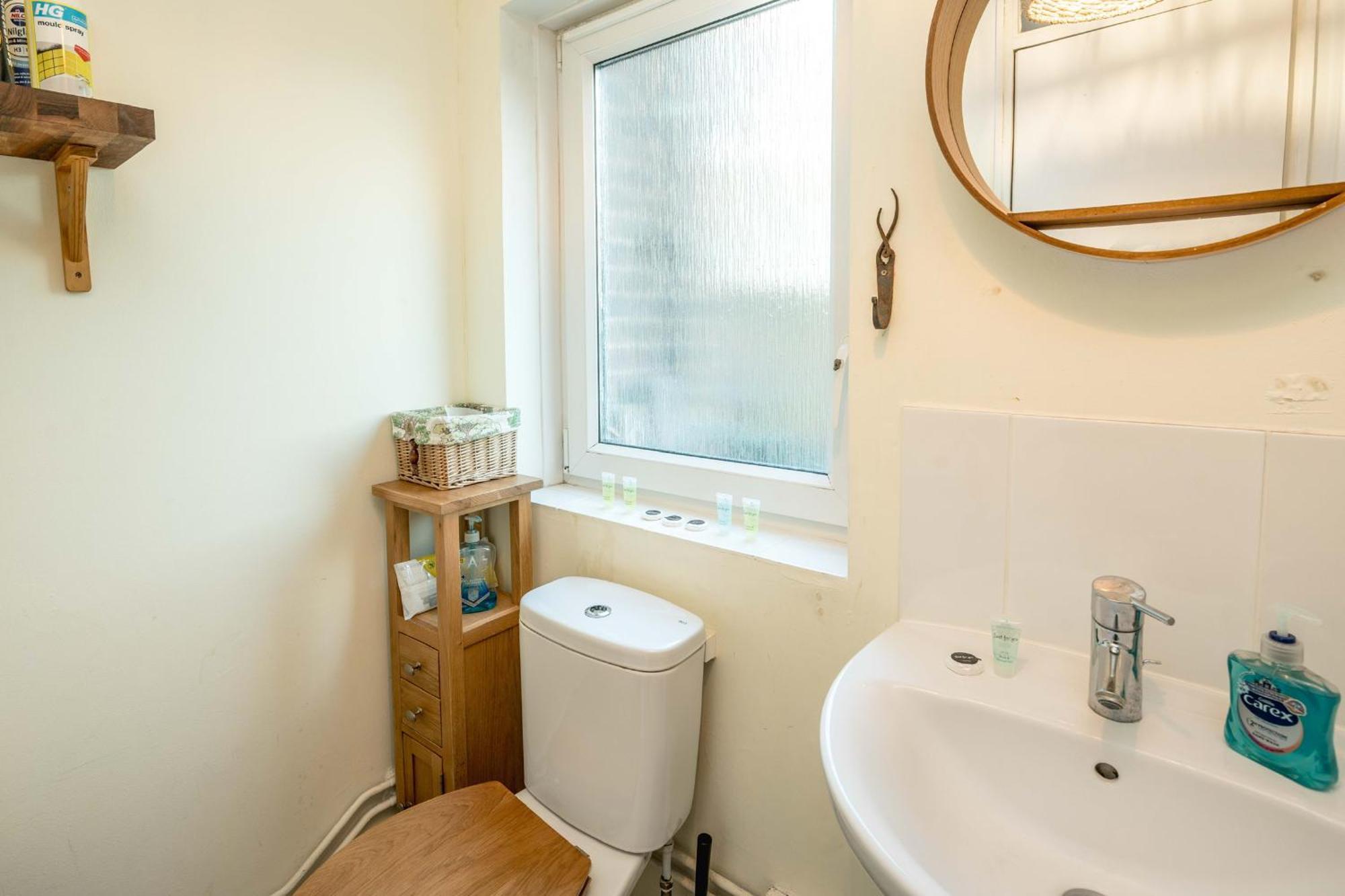 20 Percent Off -Todayonly-Mobilerate Offers-Genius Offers-Londonbridge City Apartment W Free Parking-Wifi-Sleeps7-4Beds-Netflix-Family! * London