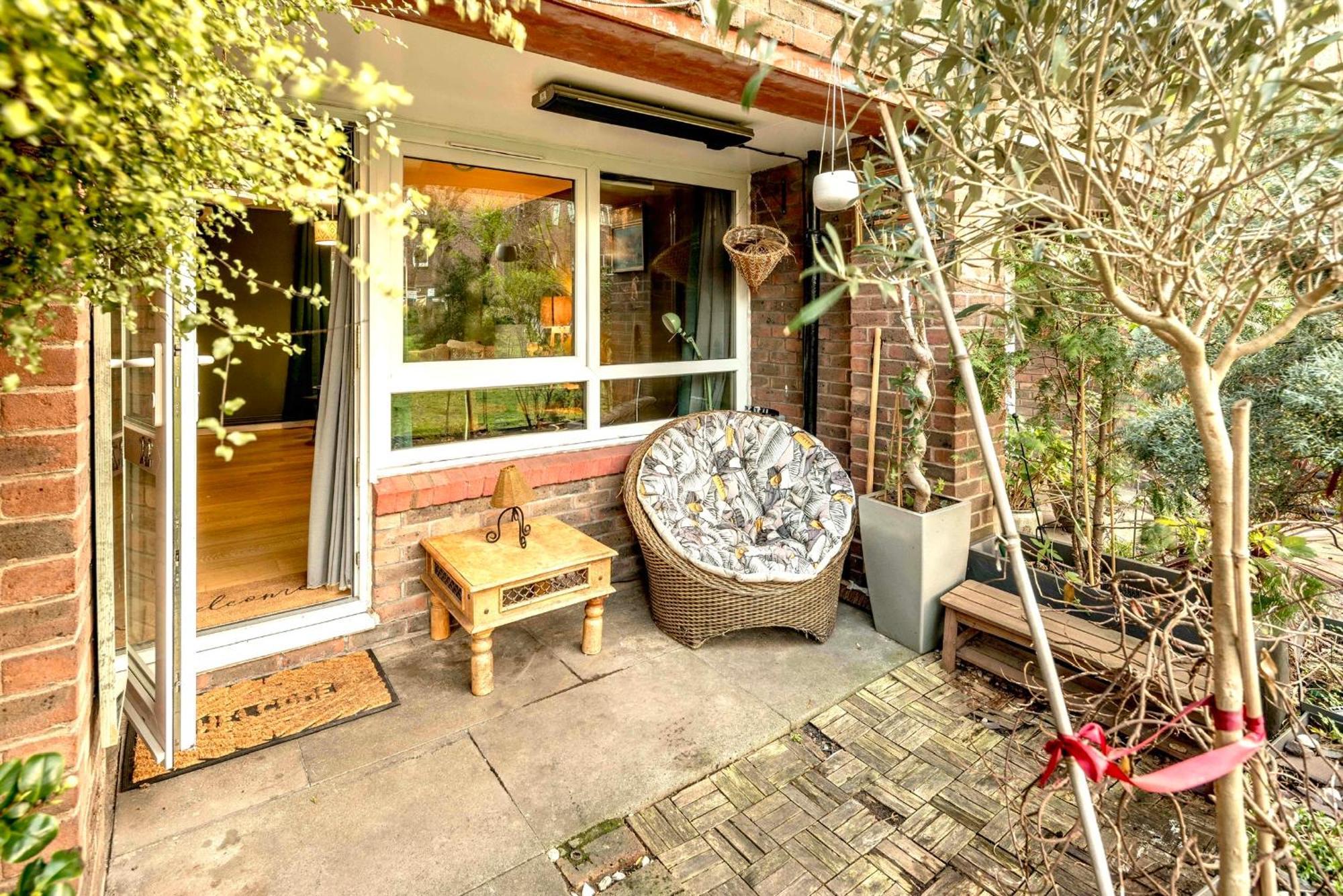 20 Percent Off -Todayonly-Mobilerate Offers-Genius Offers-Londonbridge City Apartment W Free Parking-Wifi-Sleeps7-4Beds-Netflix-Family!