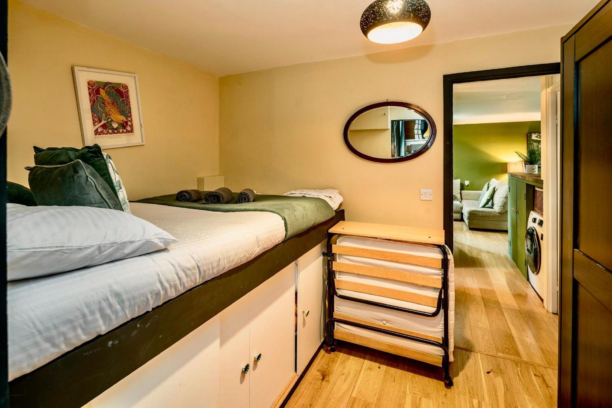 20 Percent Off -Todayonly-Mobilerate Offers-Genius Offers-Londonbridge City Apartment W Free Parking-Wifi-Sleeps7-4Beds-Netflix-Family! Apartment