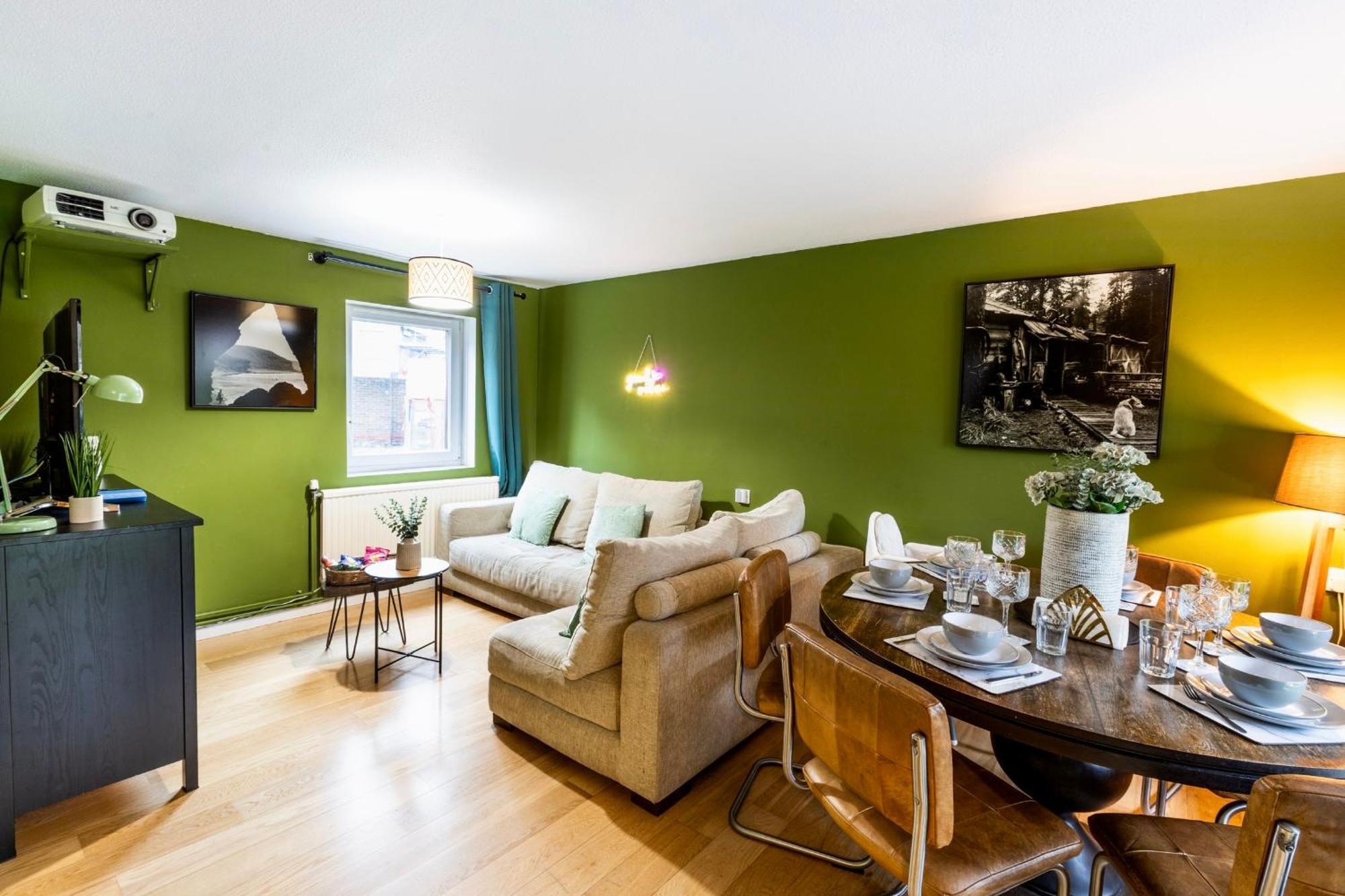 Apartment 20 Percent Off -Todayonly-Mobilerate Offers-Genius Offers-Londonbridge City Apartment W Free Parking-Wifi-Sleeps7-4Beds-Netflix-Family!