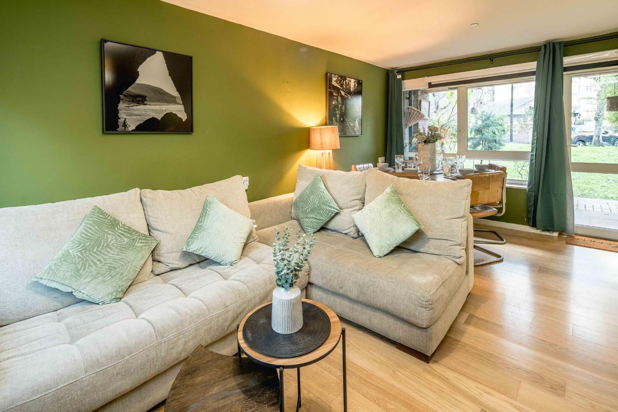 20 Percent Off -Todayonly-Mobilerate Offers-Genius Offers-Londonbridge City Apartment W Free Parking-Wifi-Sleeps7-4Beds-Netflix-Family! London