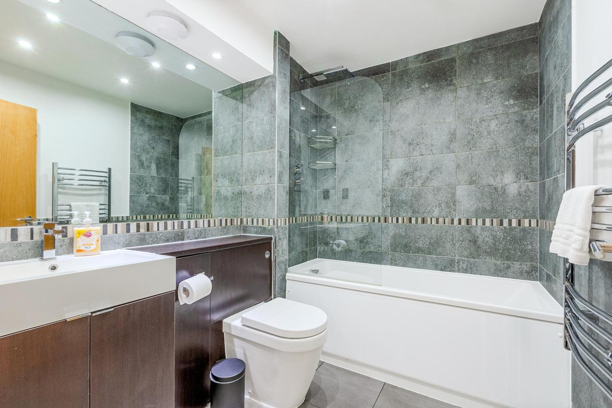 Welcoming 2br Near Bridge, Shard, Borough Apartment *