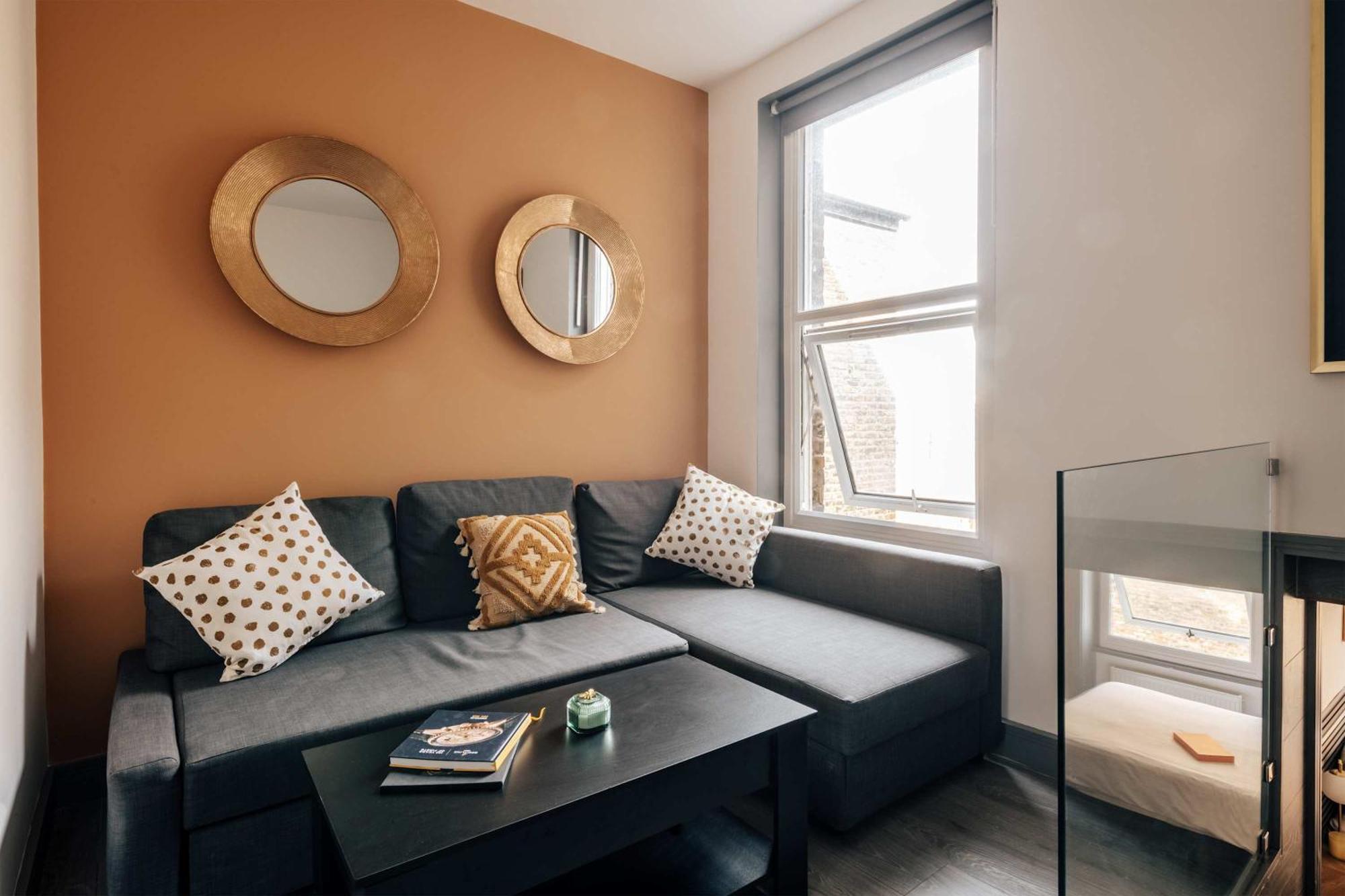 Modern And Spacious Duplex In Earls Court Holiday home London