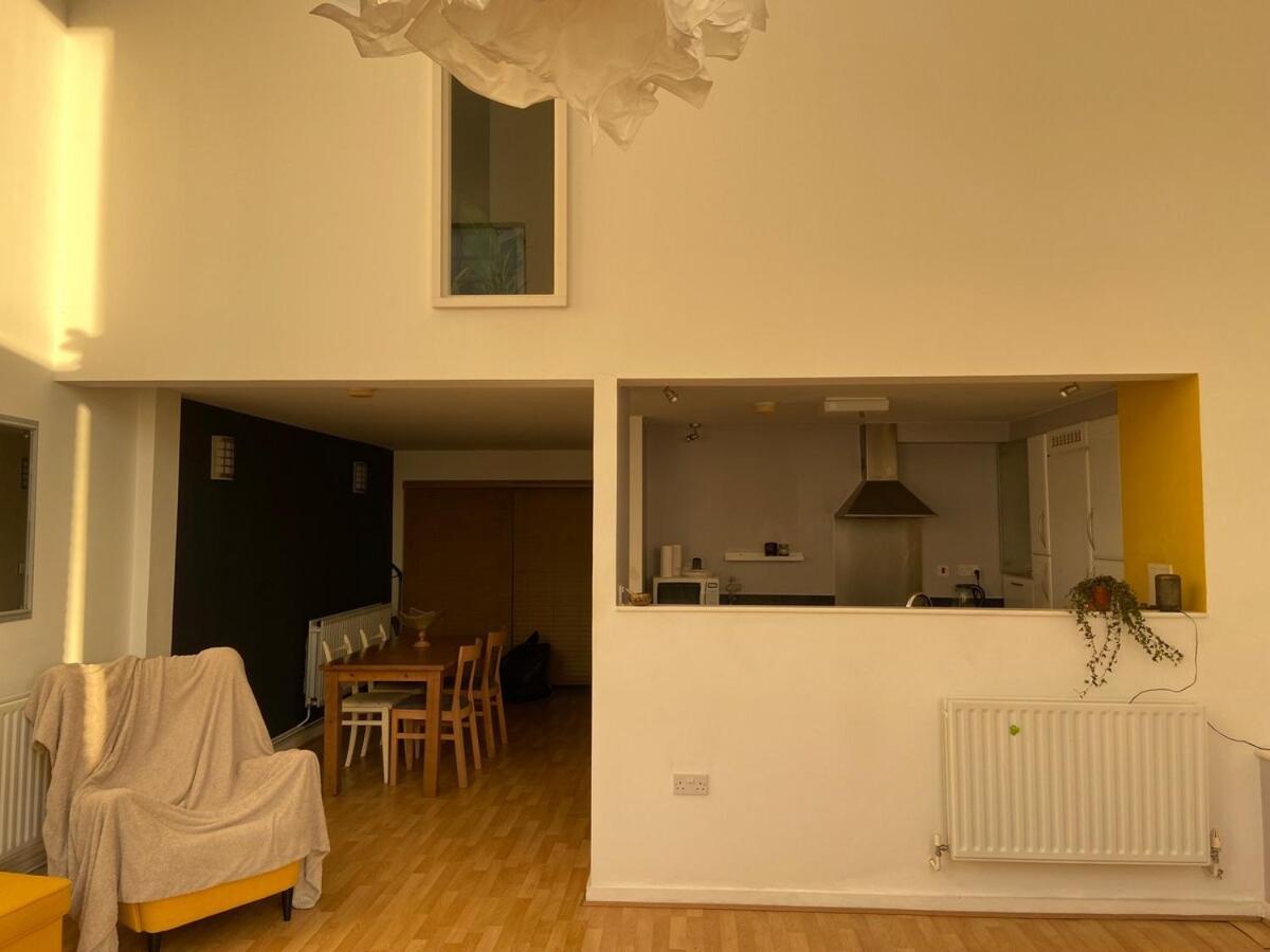Bright And Spacious Loft Style * Londen