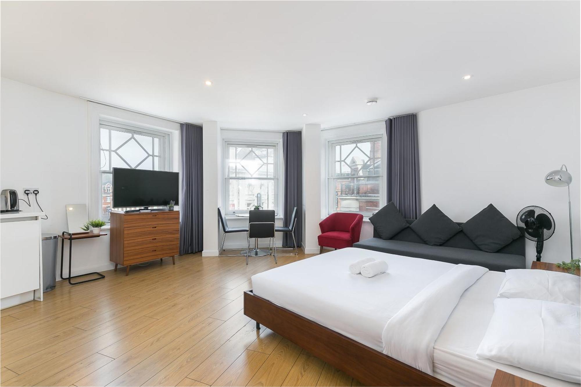 Piccadilly Circus Sleep 6 Vr14 Apartment