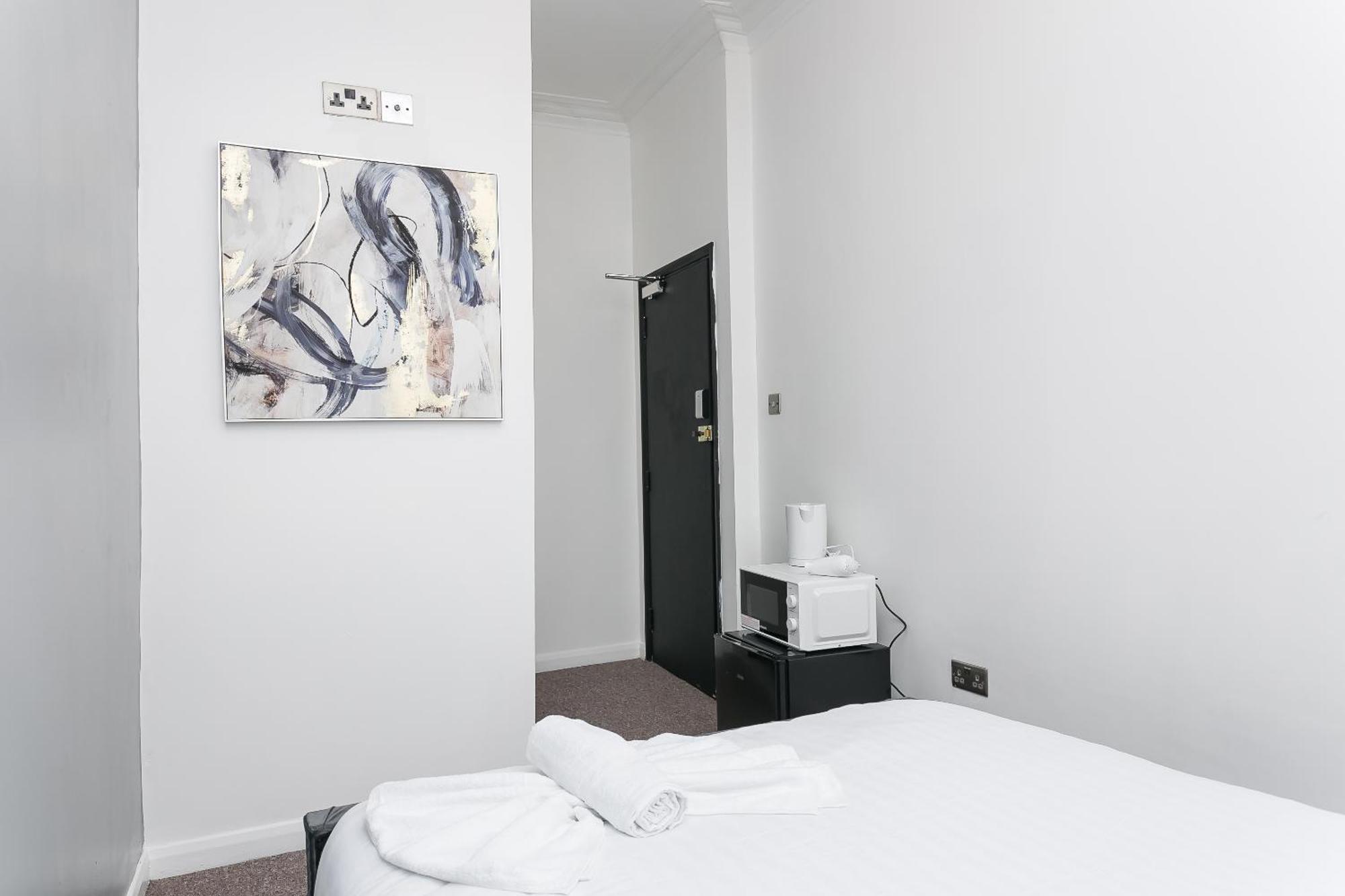 Hostel King Cross Collective - By Aura *