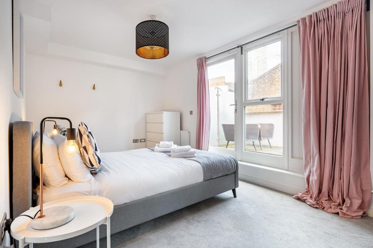 Eye ,split Level And Private Patio,sleeps 6 *