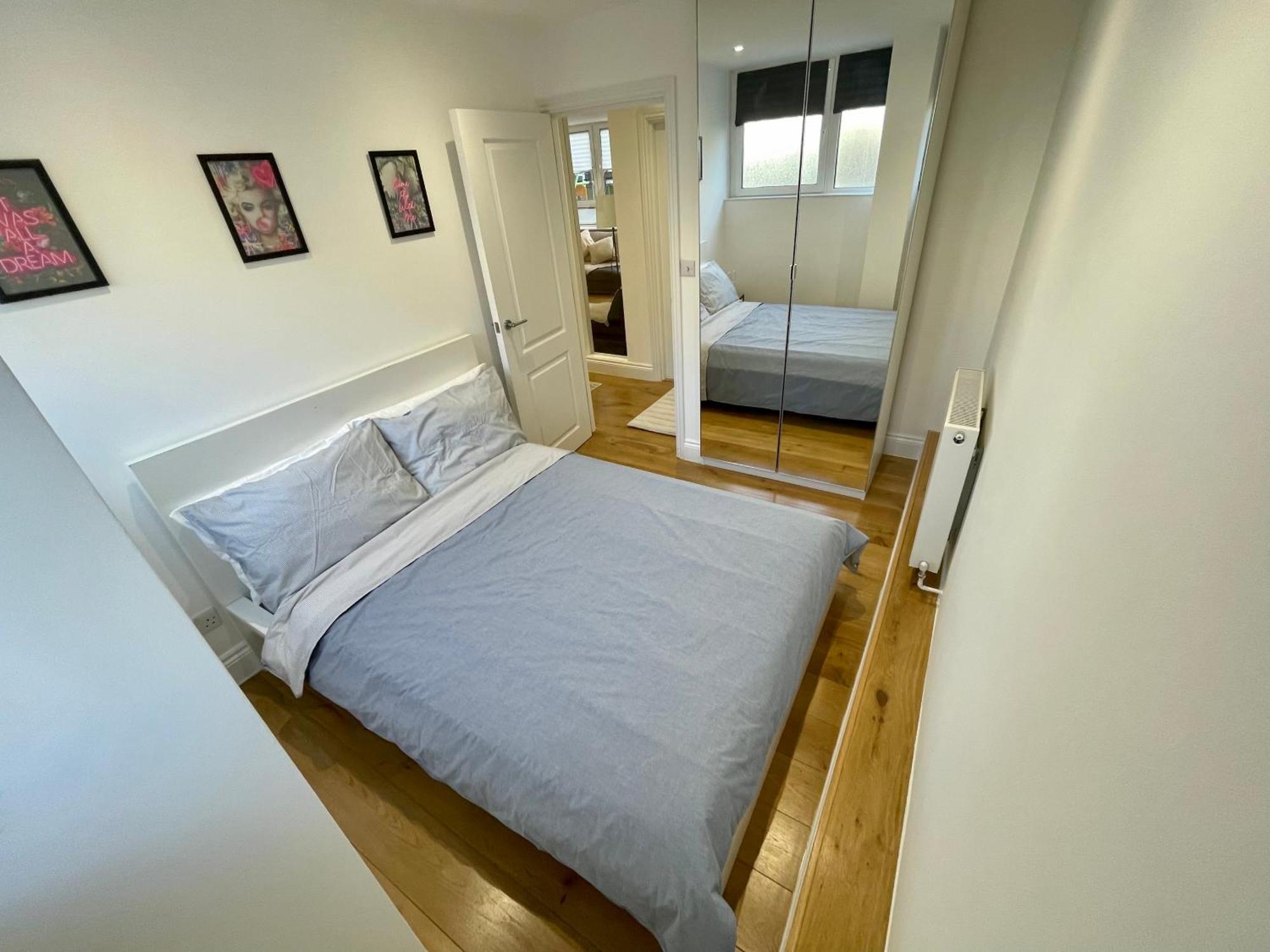 Newley Refurbished 2-bed Only Minutes From London's Attractions