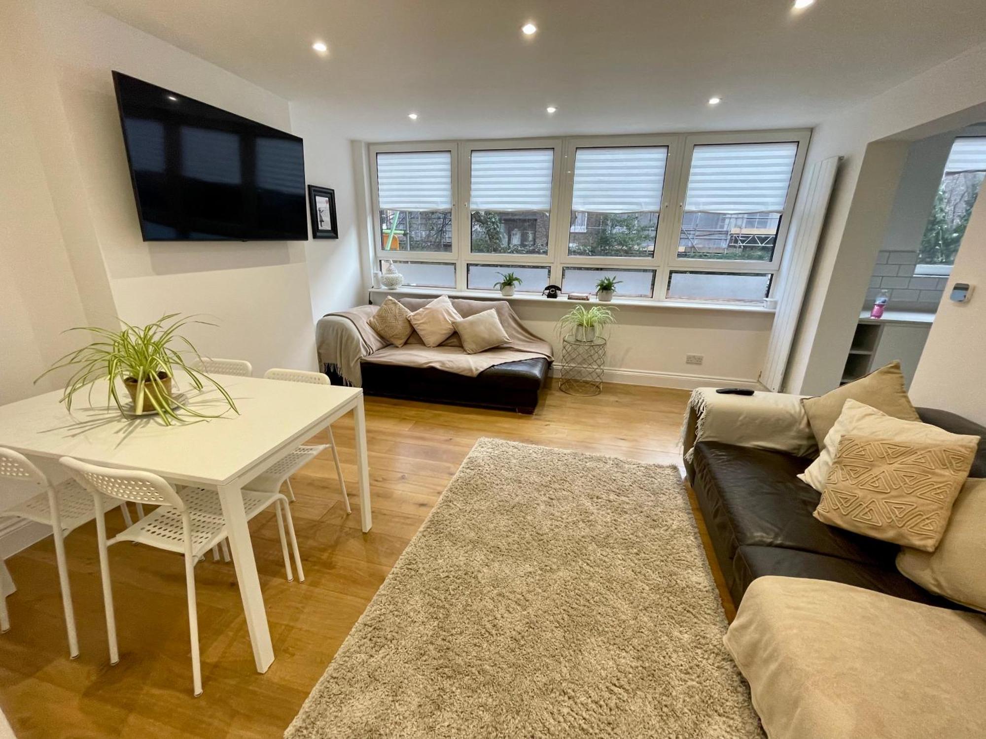 Newley Refurbished 2-bed Only Minutes From London's Attractions * London