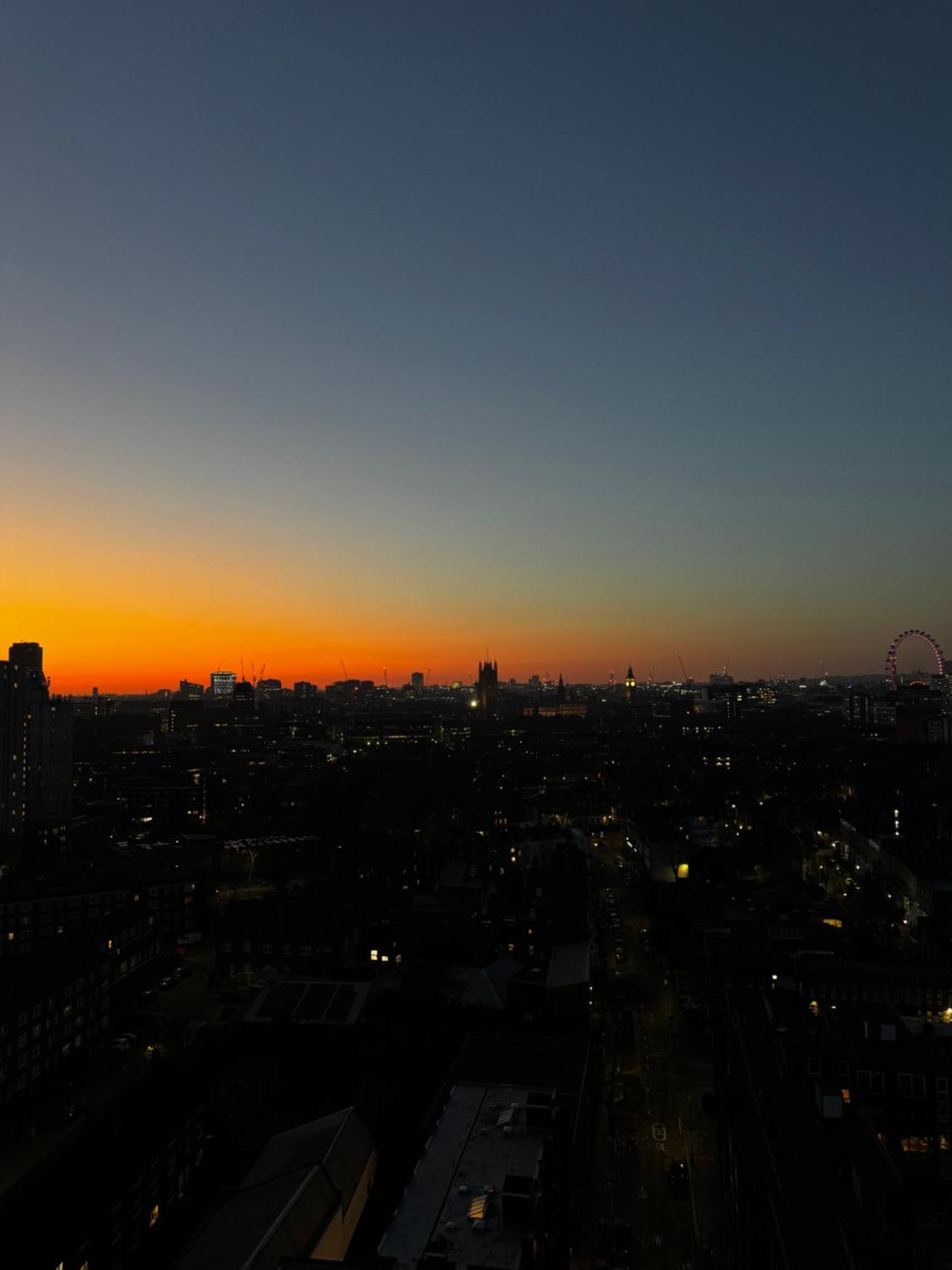 Spacious Two Bed With Glorious Views Of Prime * Londen