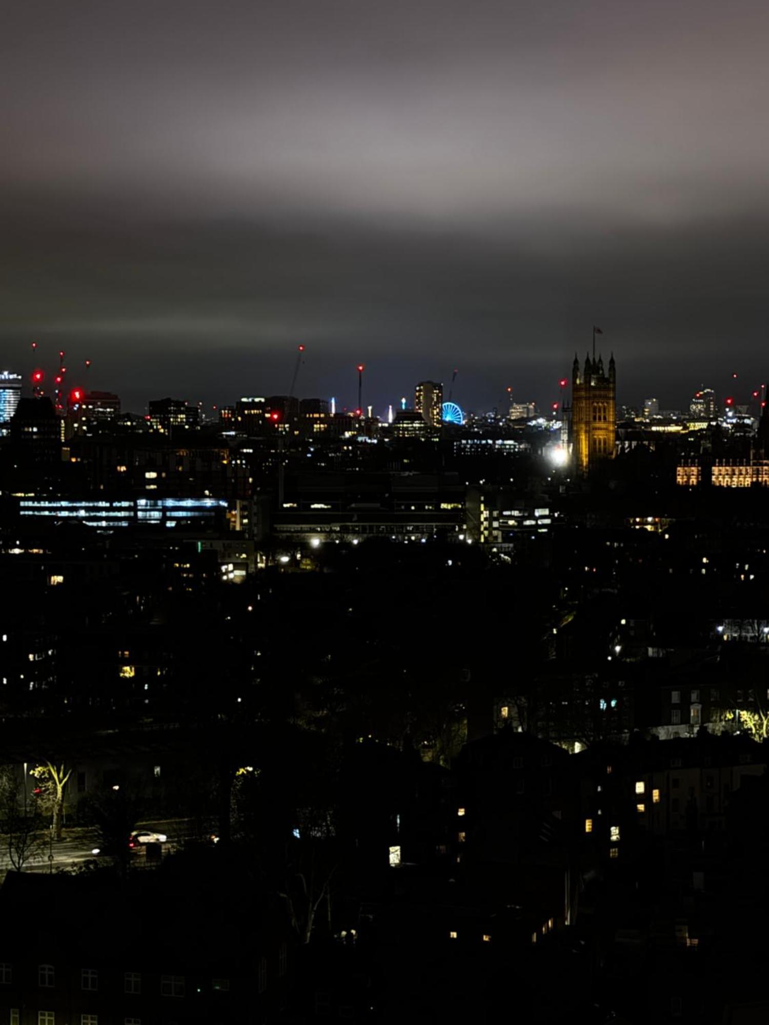 Spacious Two Bed With Glorious Views Of Prime Appartement *