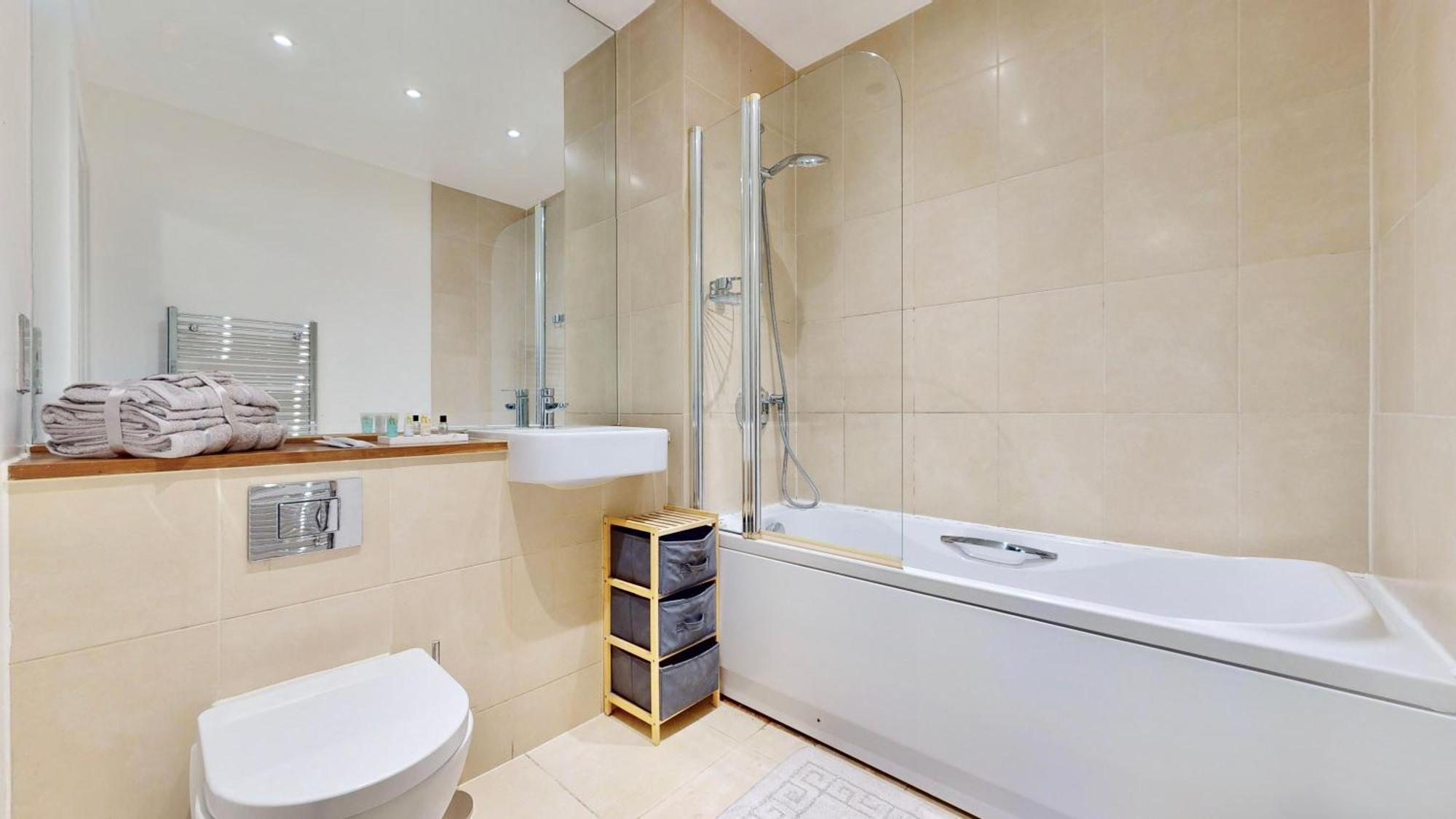 Spacious And Comfortable Long-term Near O2 Arena, Westfield, Stadium, Ideal For Business Or Leisure Apartment