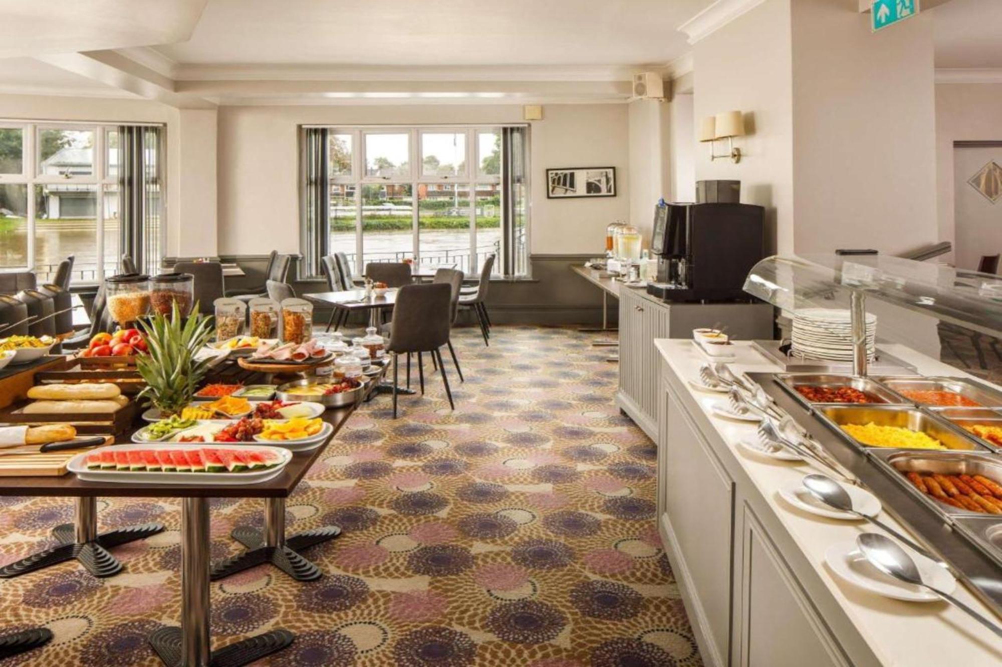 Mercure London Staines-Upon-Thames Hotel *