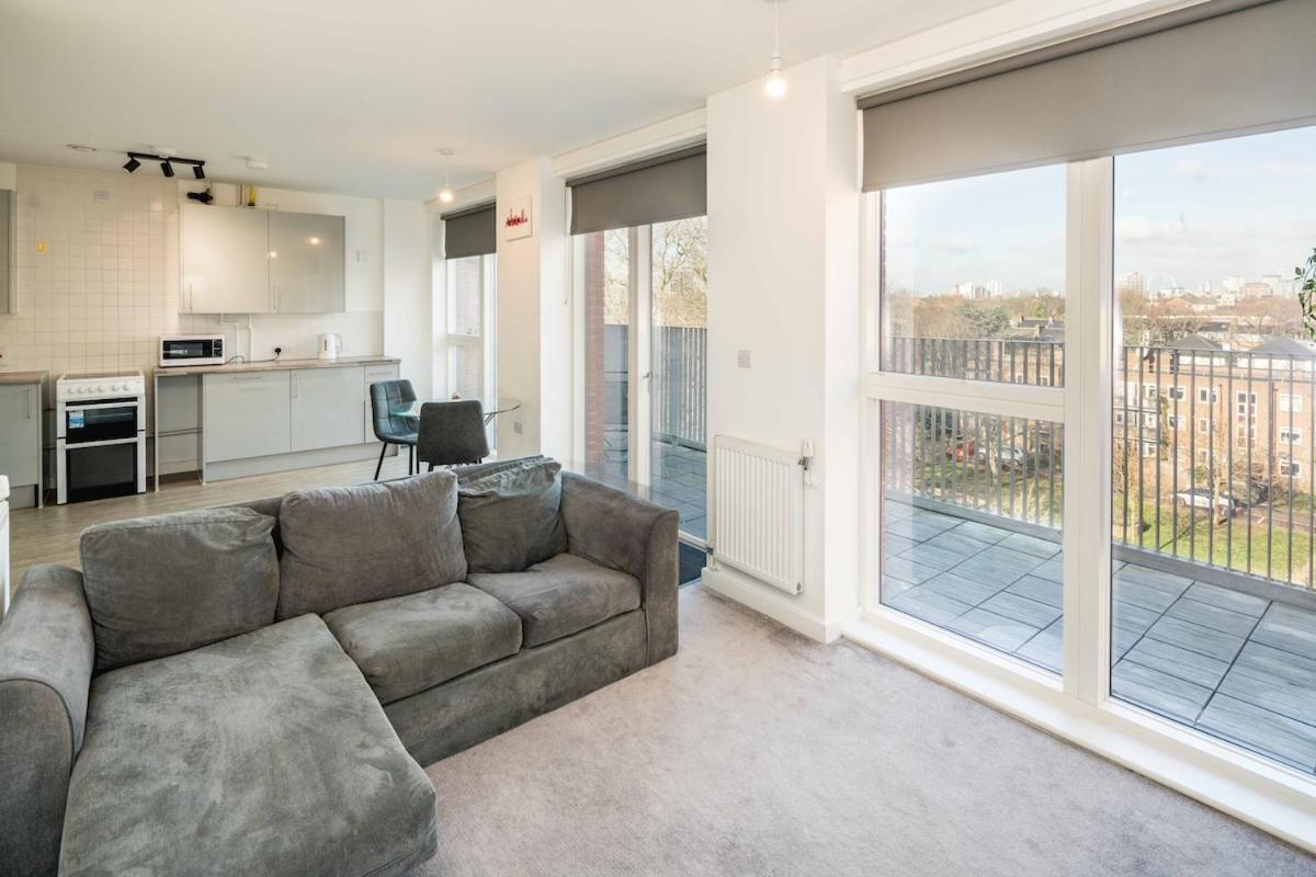 Spacious 1bedroom Apartment *