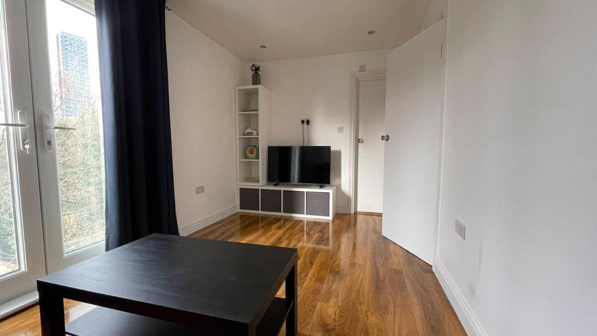 Modern 5-bed With Garden & Spectacular Views Holiday home *