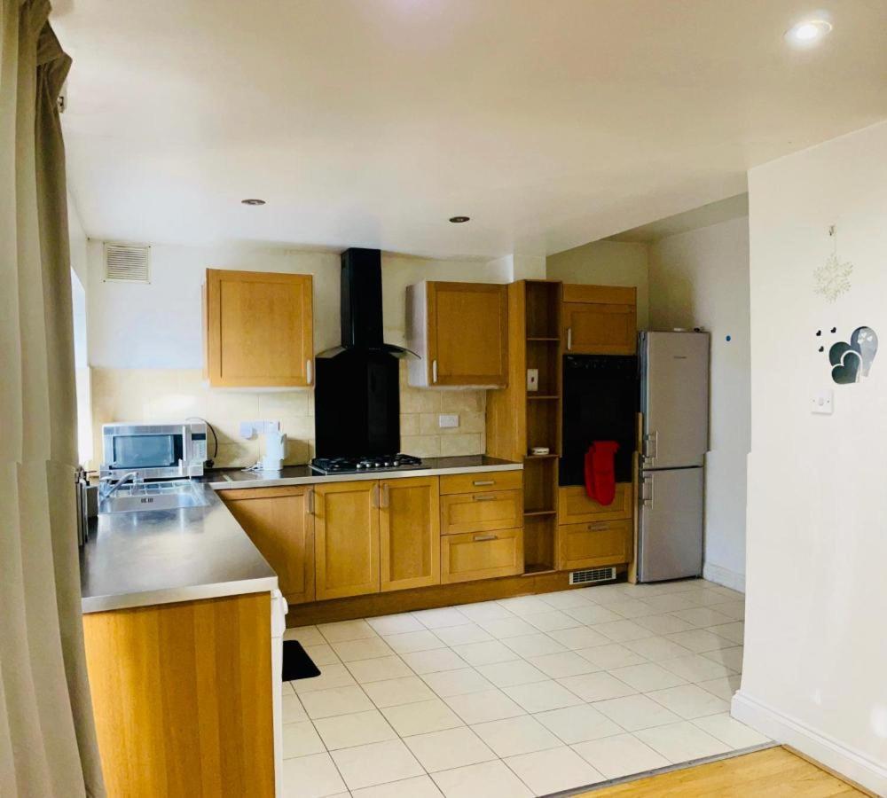 Modern 5-bed With Garden & Spectacular Views * London