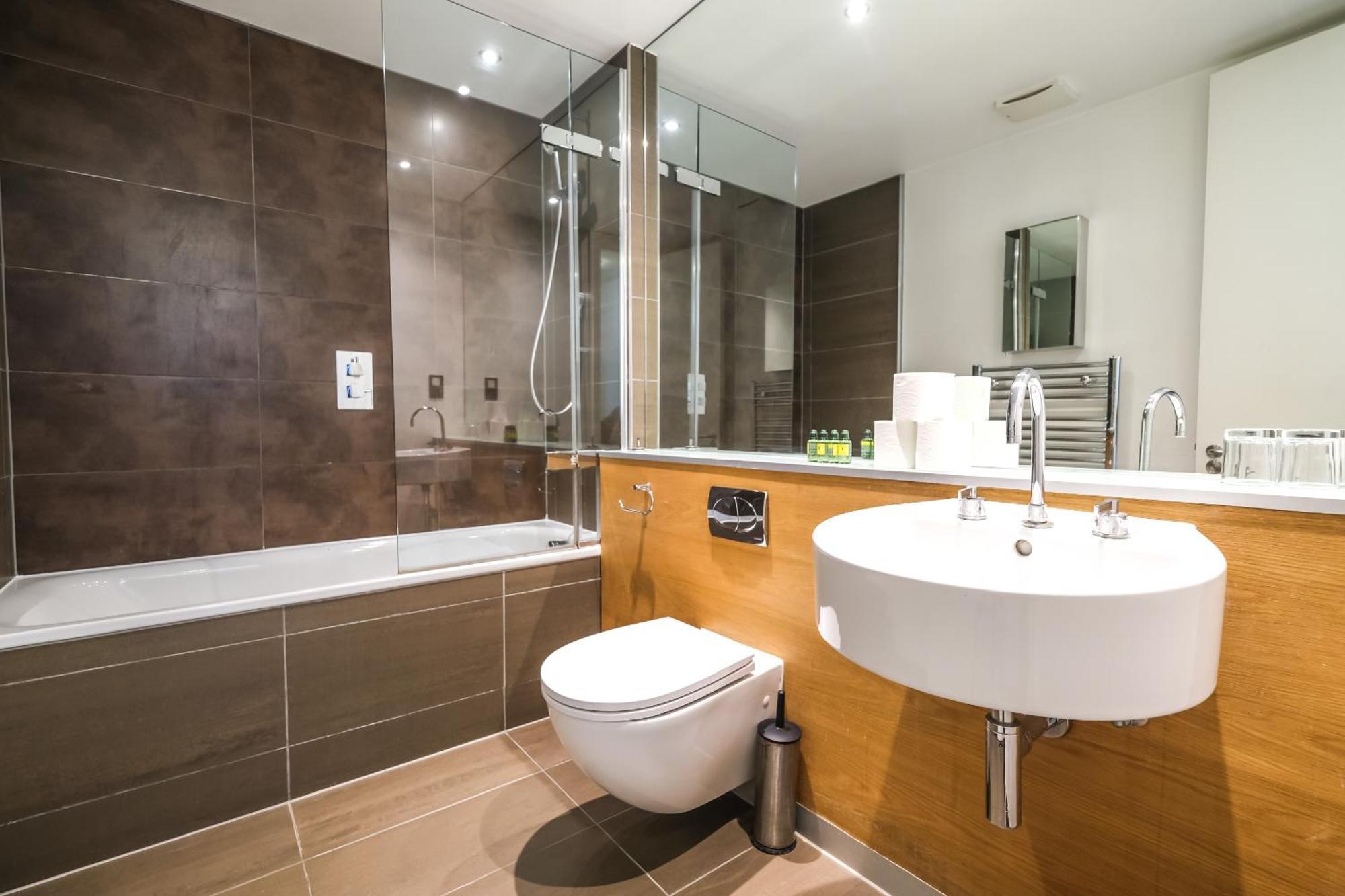 Modern 1br Near Bridge *