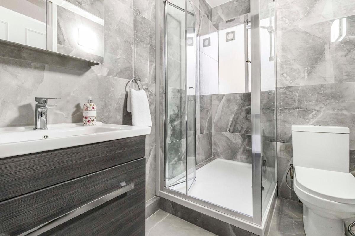 Elegant 2br Next To Edgware Rd Londen