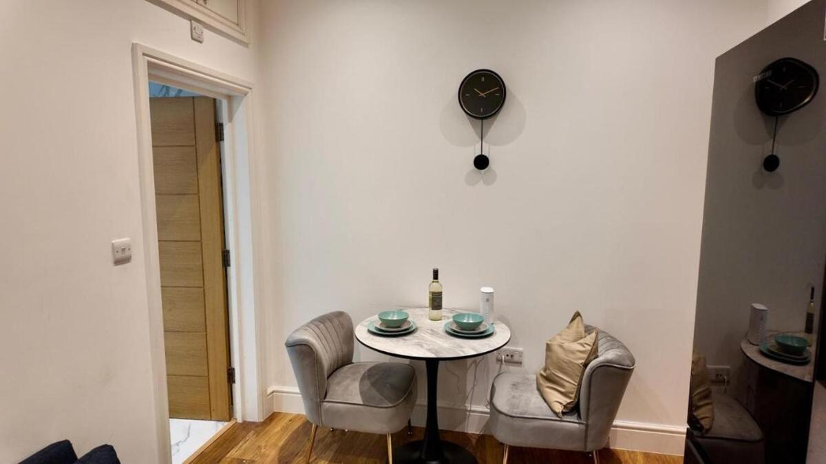 1 Bed In Stratford, With Free Parking & Wi-fi * London