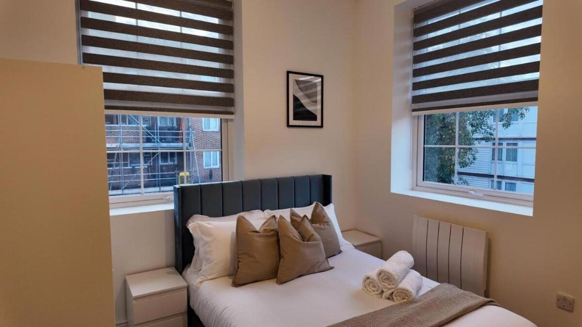 1 Bed In Stratford, With Free Parking & Wi-fi