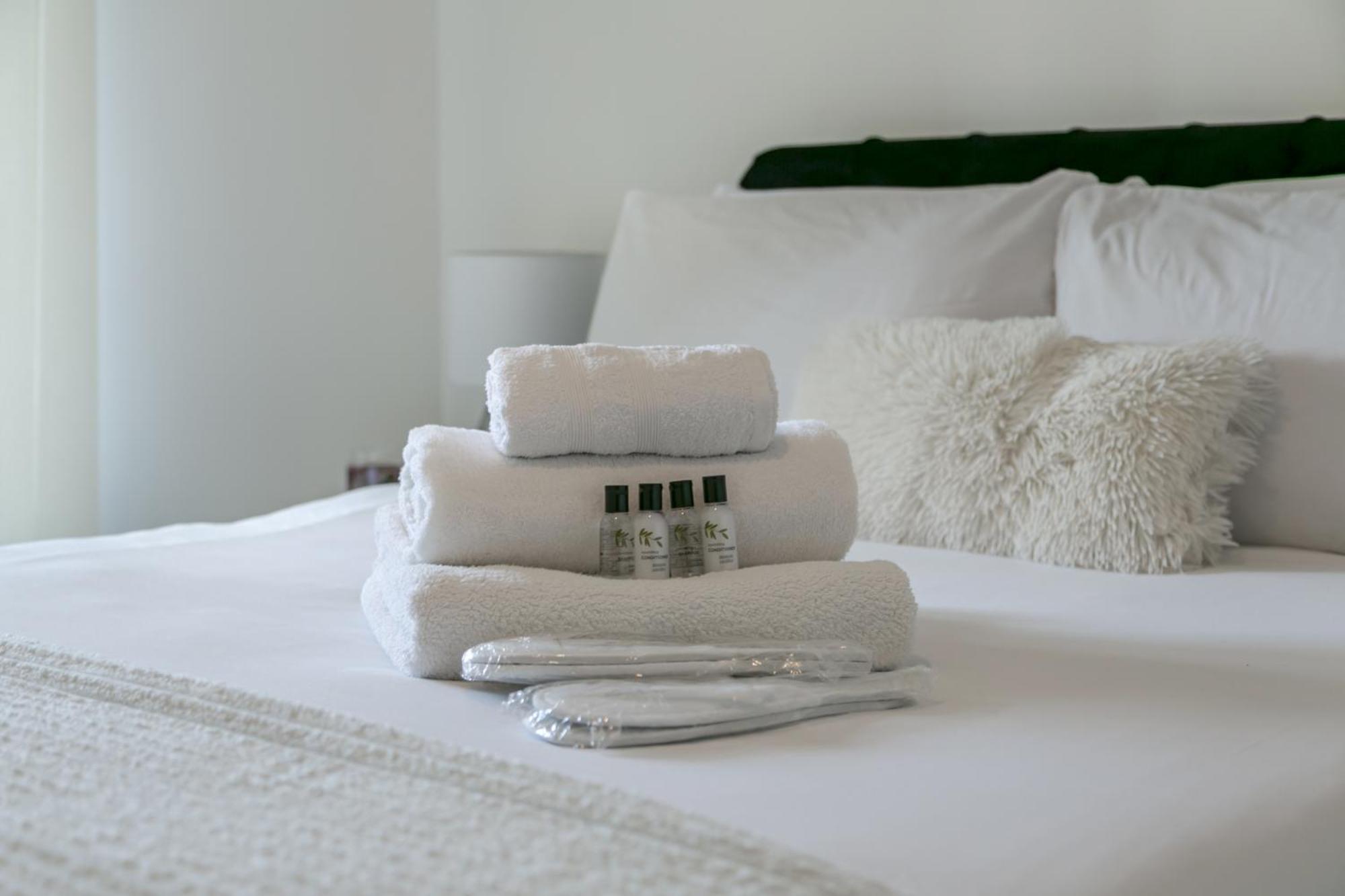 Greenwich With A River View & Balcony Near The 02 Arena & North Greenwich With Free Wifi & Fast Links Into * Londen