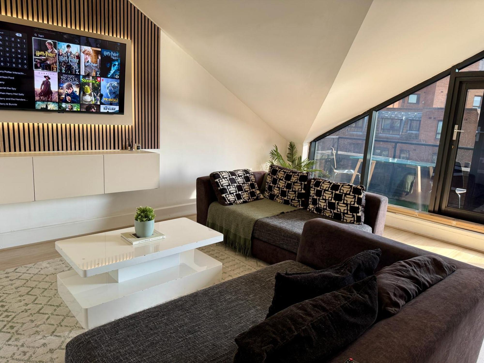 Apartment Stunning 1 Bedroom In Wapping - Sleeps 4 And Free Parking! London