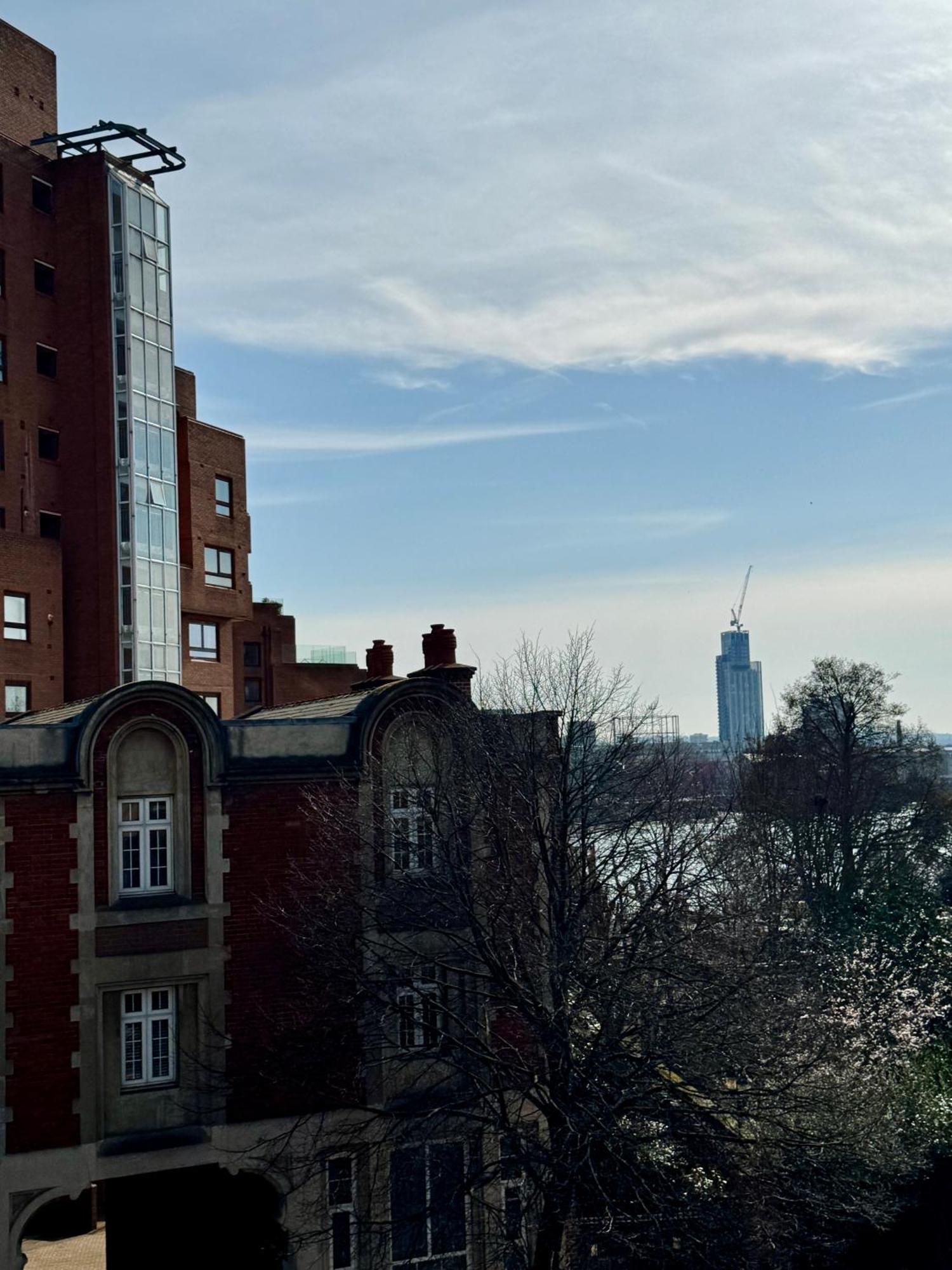 Stunning 1 Bedroom In Wapping - Sleeps 4 And Free Parking! *