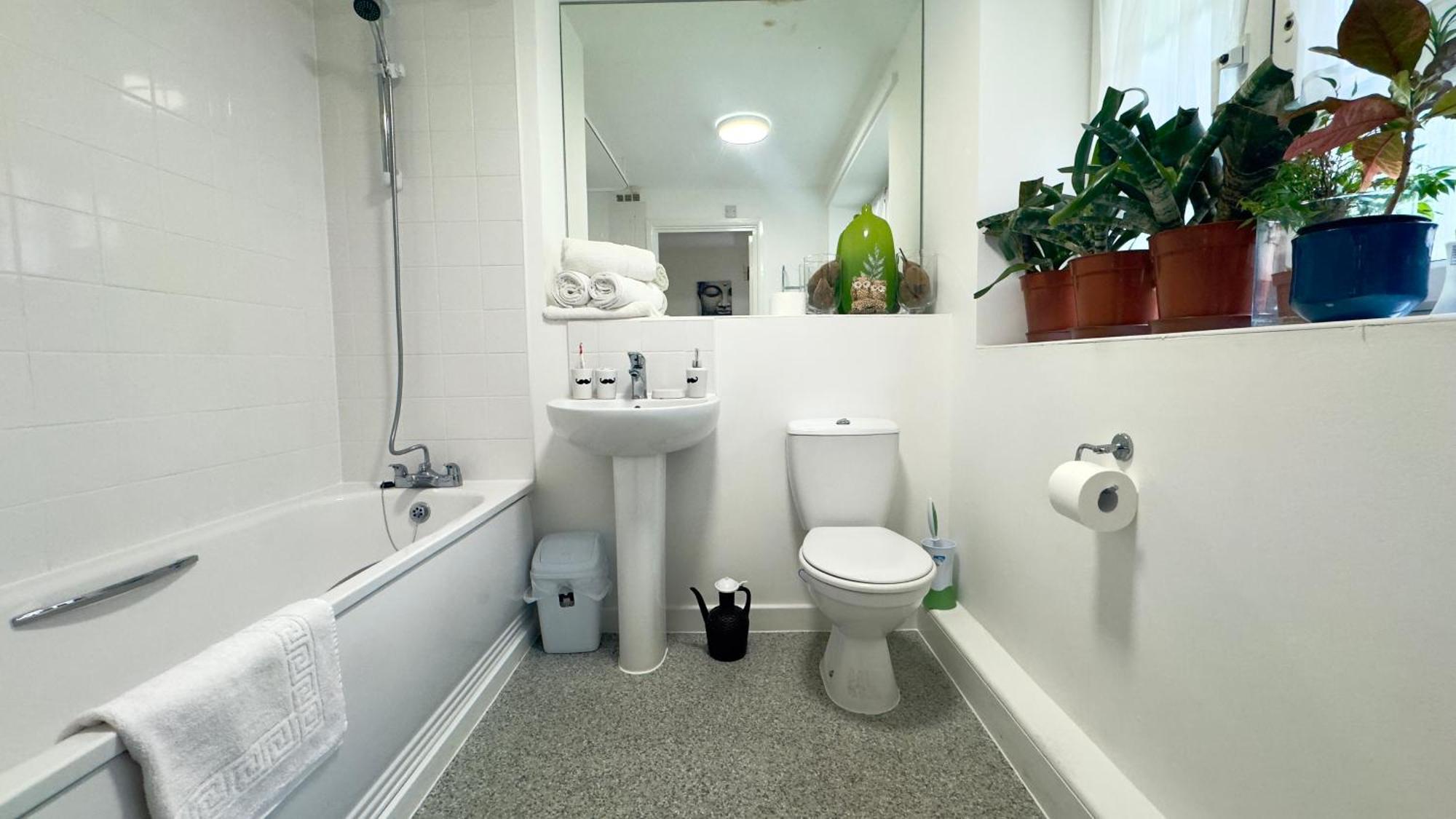 Cute 1 Bedroom Edgware Road Apartment *