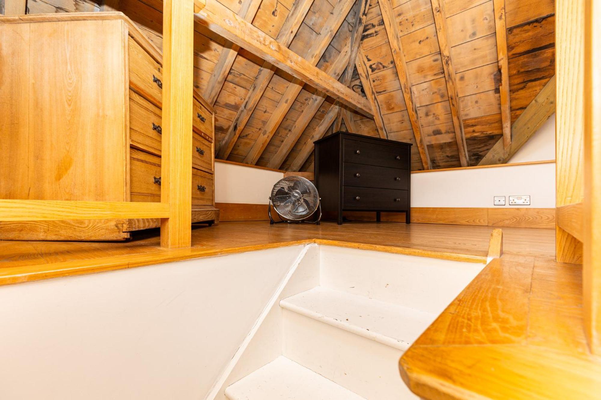 Historic Detached House With Private Courtyard Apartamento Londres