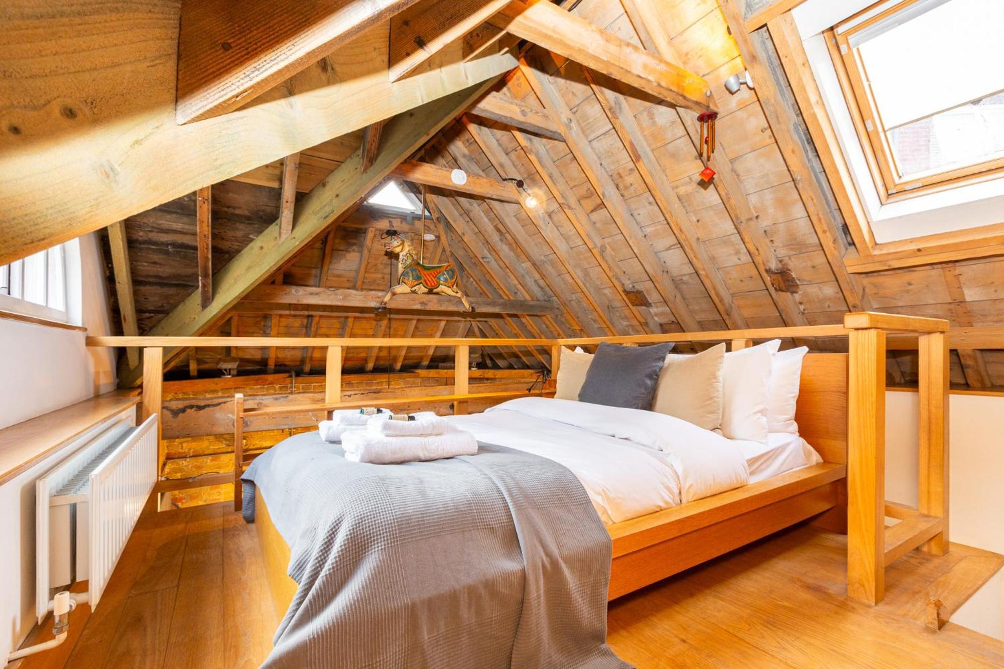 Historic Detached House With Private Courtyard Apartamento