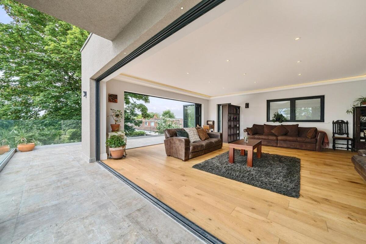 The Ridge - Luxury Designer With Hot Tub And Sauna, Bexley Borough Of Londres