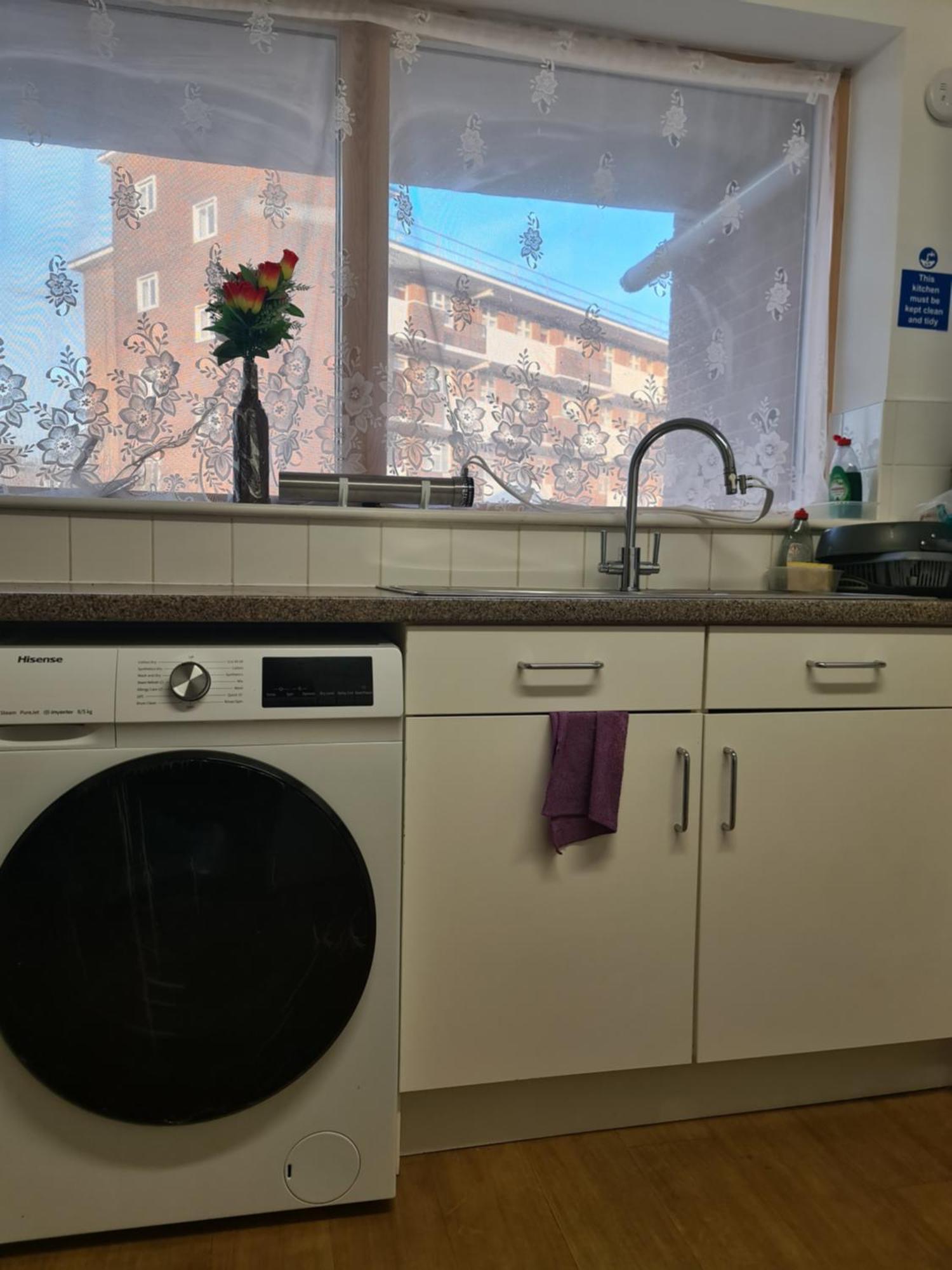 Homestay Lascelles House - A Few Mins To Us Embassy, Battersea Power Station &