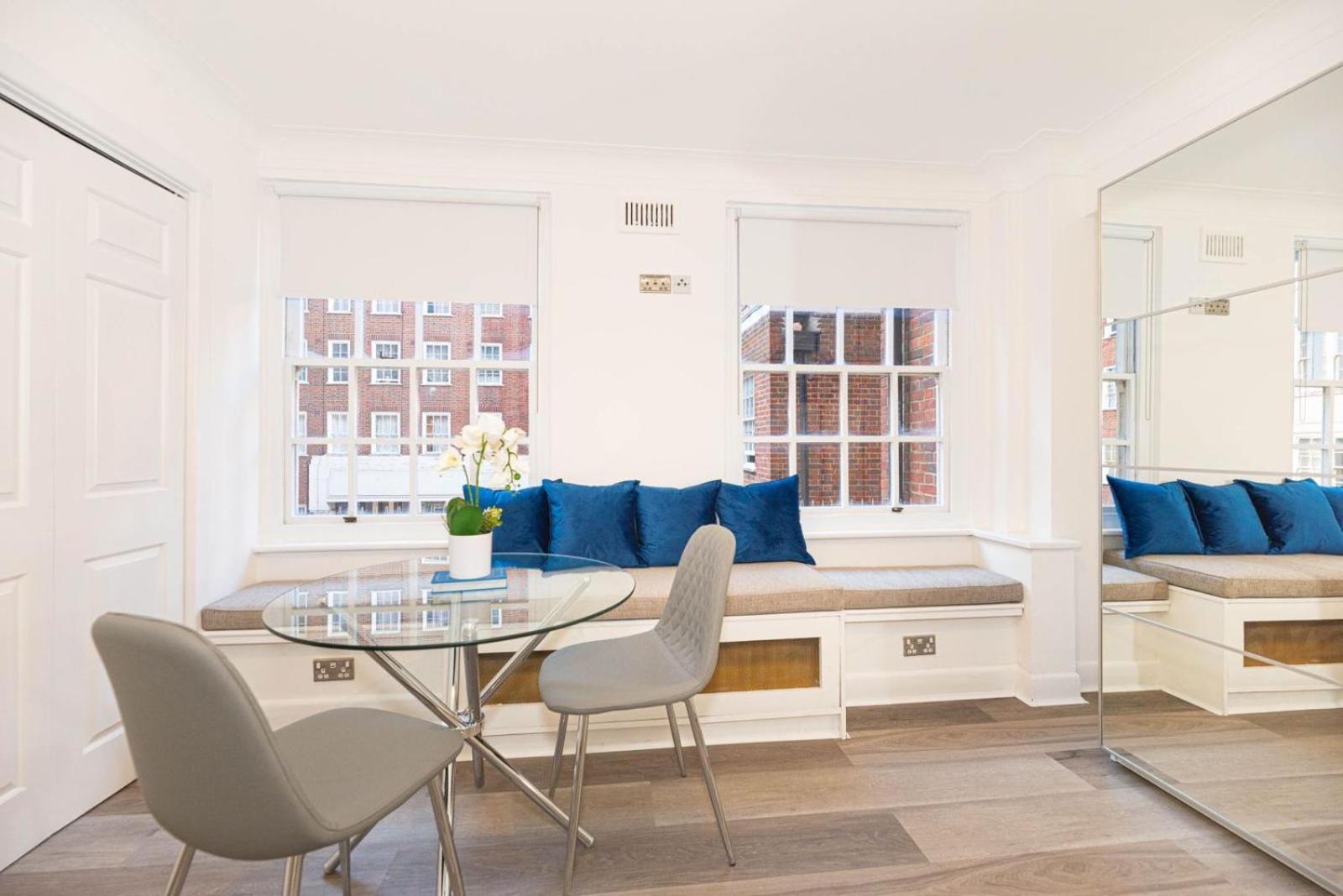 Sg, Boutique Mayfair London