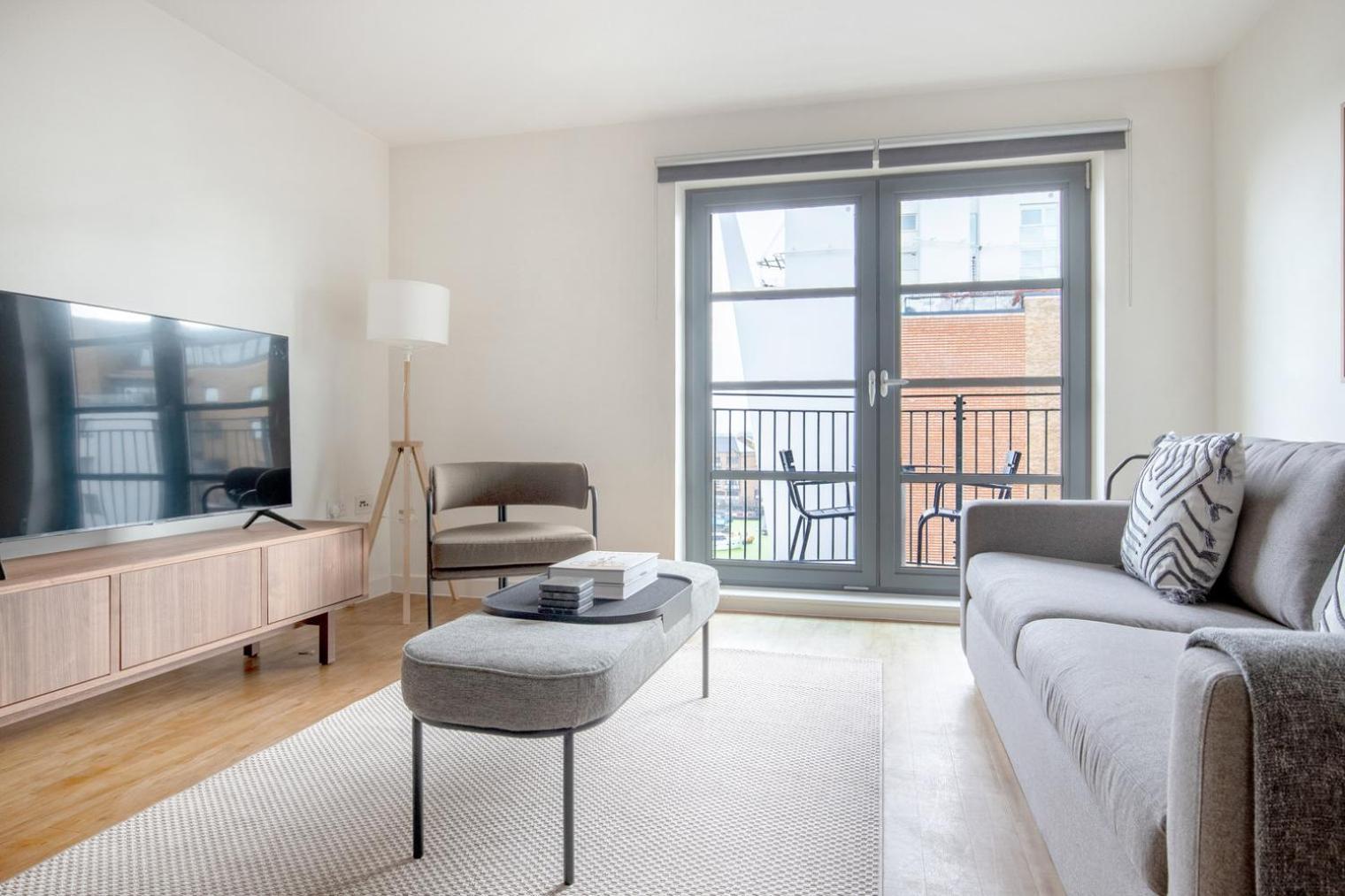 Blueground Limehouse Balcony Nr Tube Lon-227 London