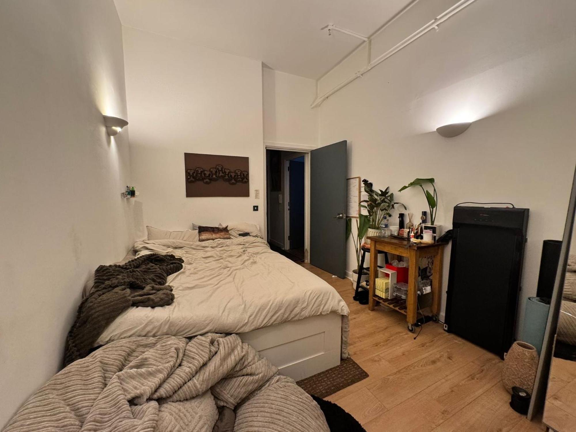 Pensión Cosy Private With Shared Bathroom Facilities