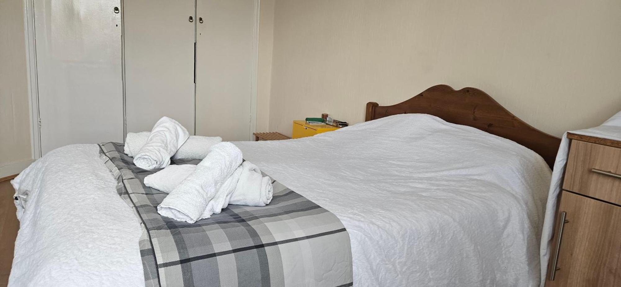 Elegant 1-Bed Flat, Sleeps 5, London Nw6 - 5 Mins To Jubilee, Bakerloo & Overground Lines London