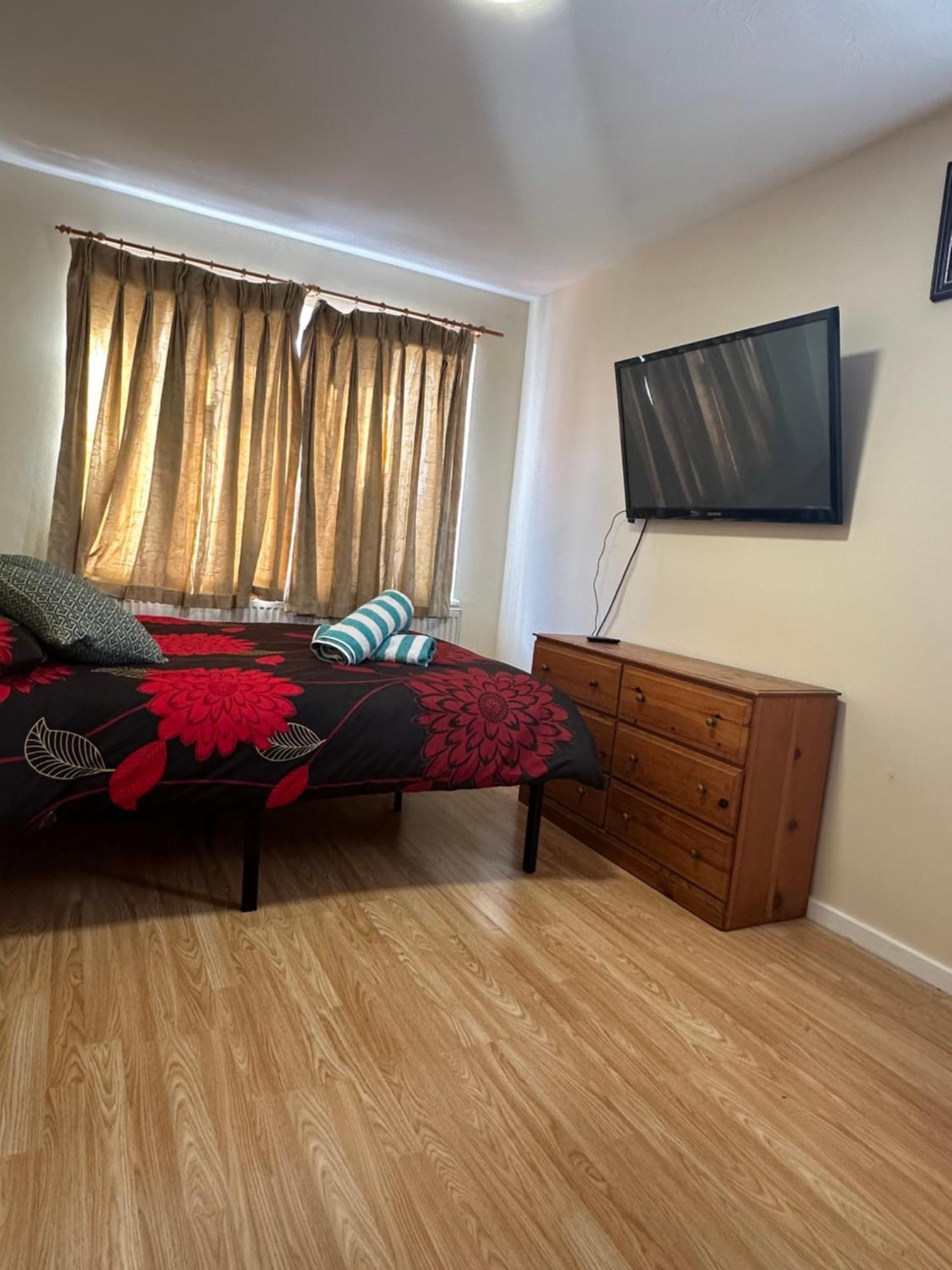 Privatunterkunft Spacious Double Near Excel *