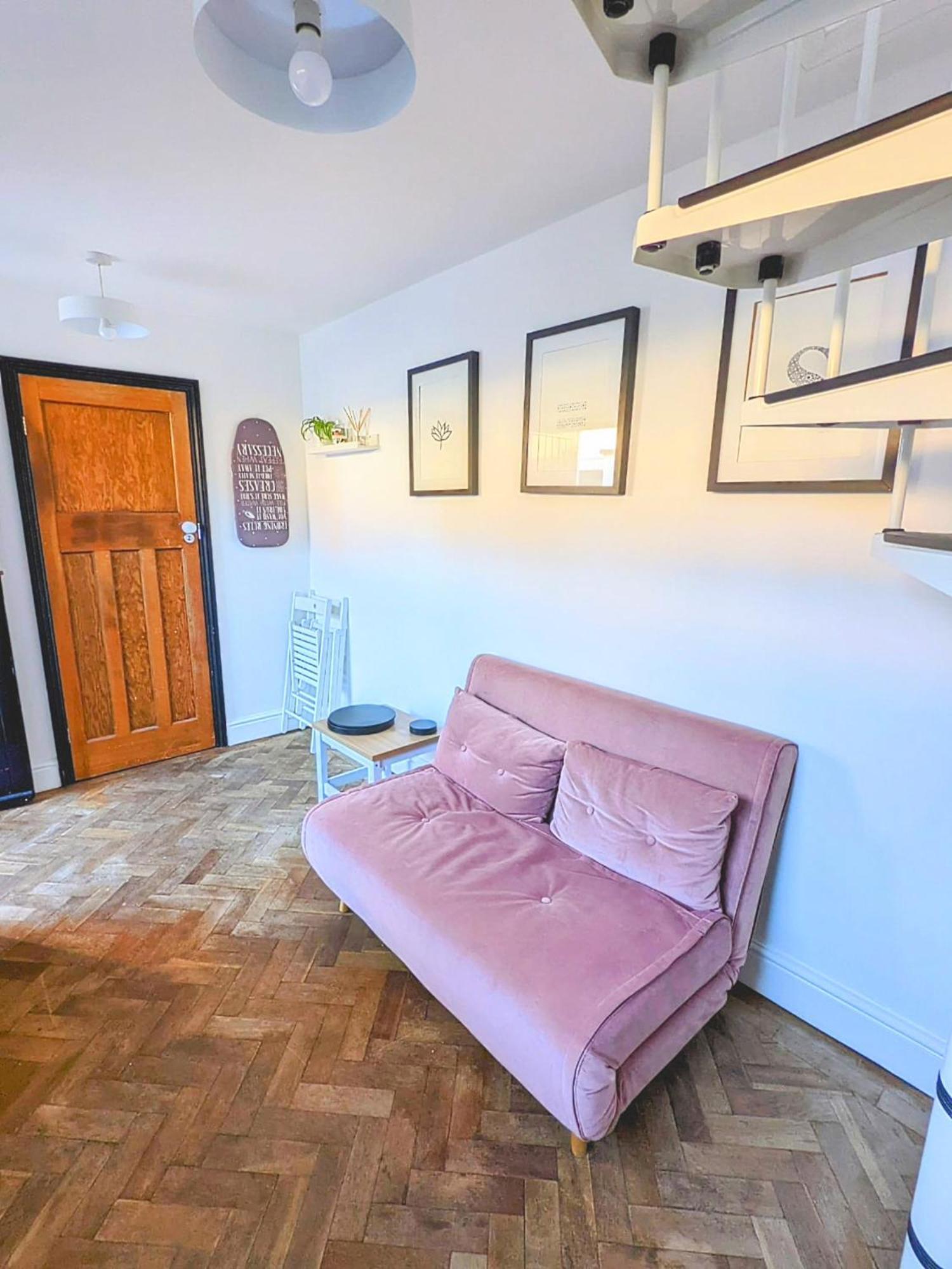 The Coach House B'nbrixton * London