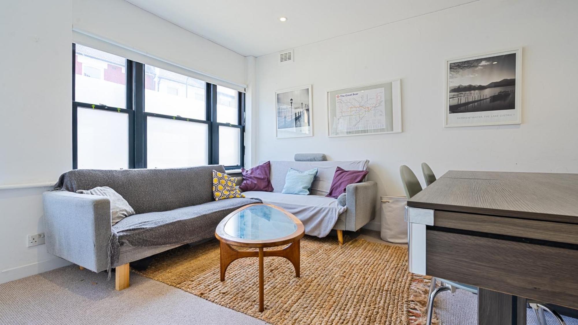 Pool Table Stylish 3 Bedroom House Long Term London