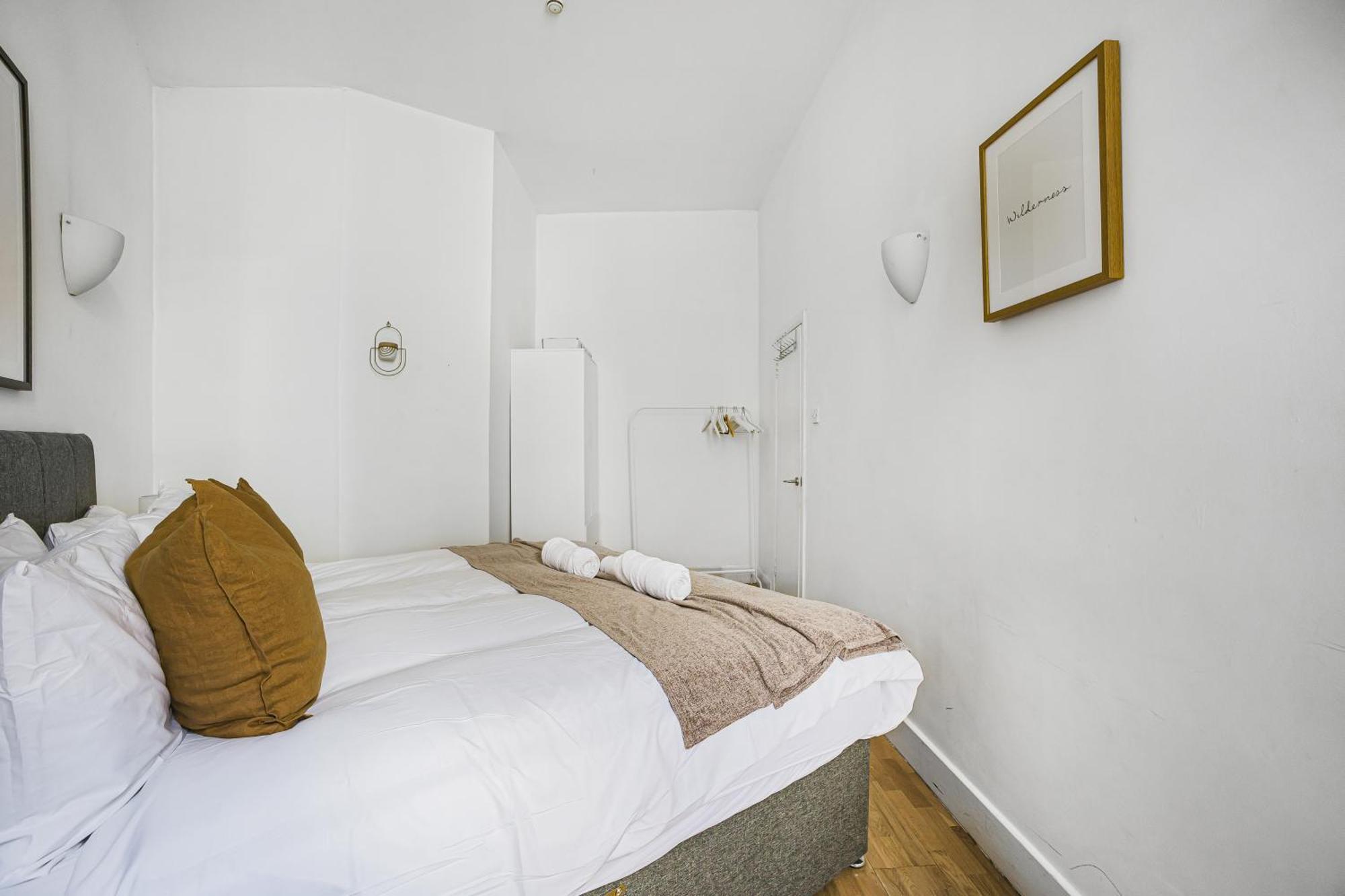 Great Eastern 1 By Artsy Apartment London