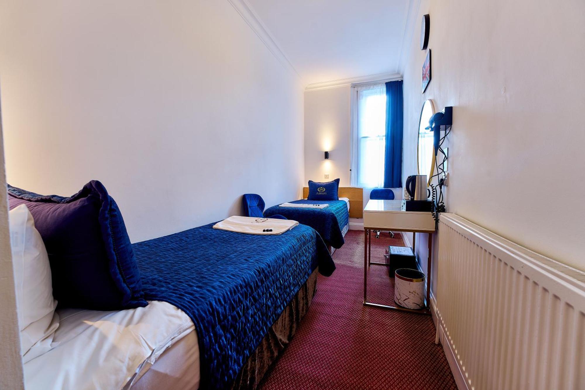 Jubilee Victoria 3*