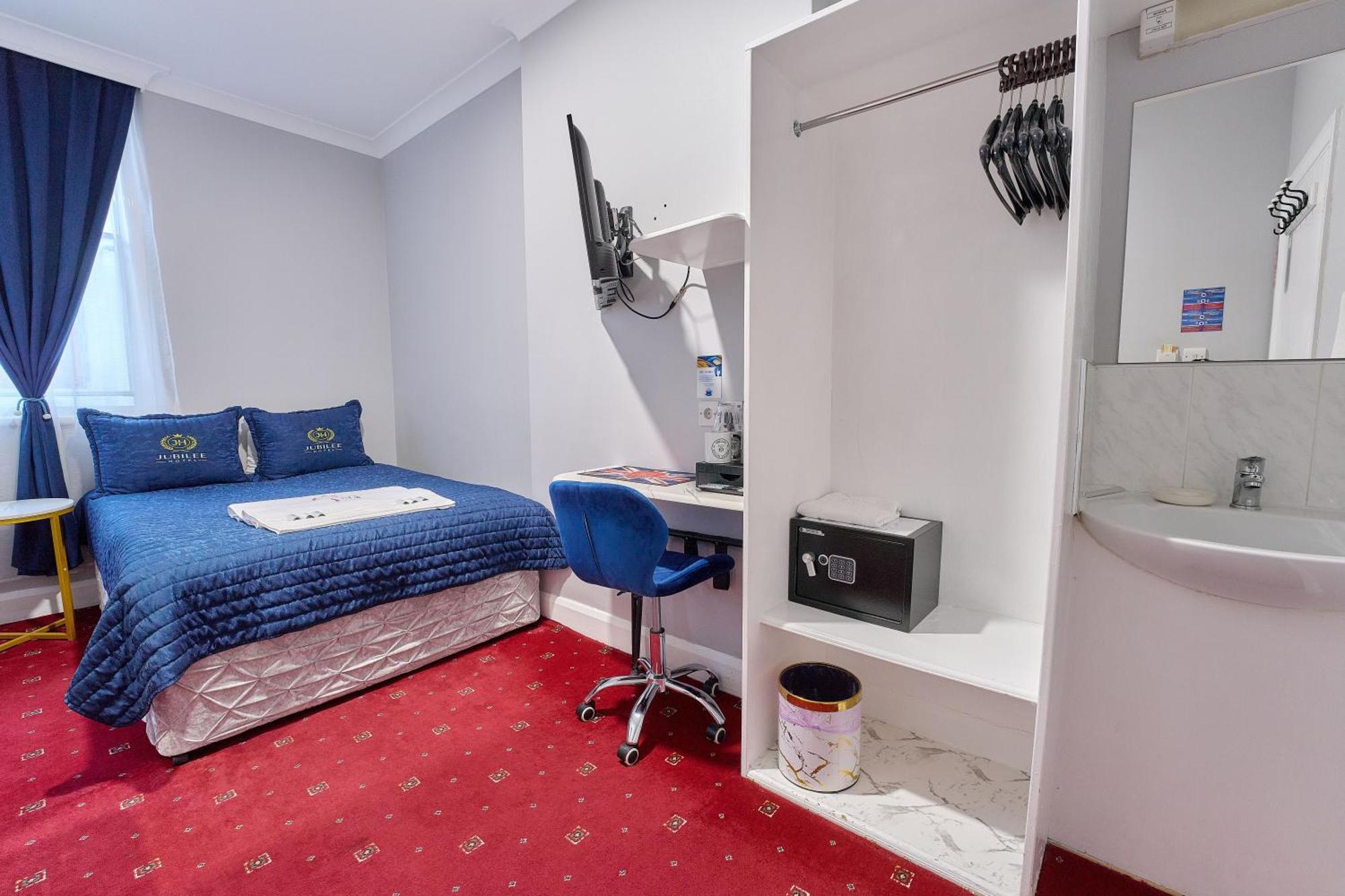 Hotel Jubilee Victoria 3*