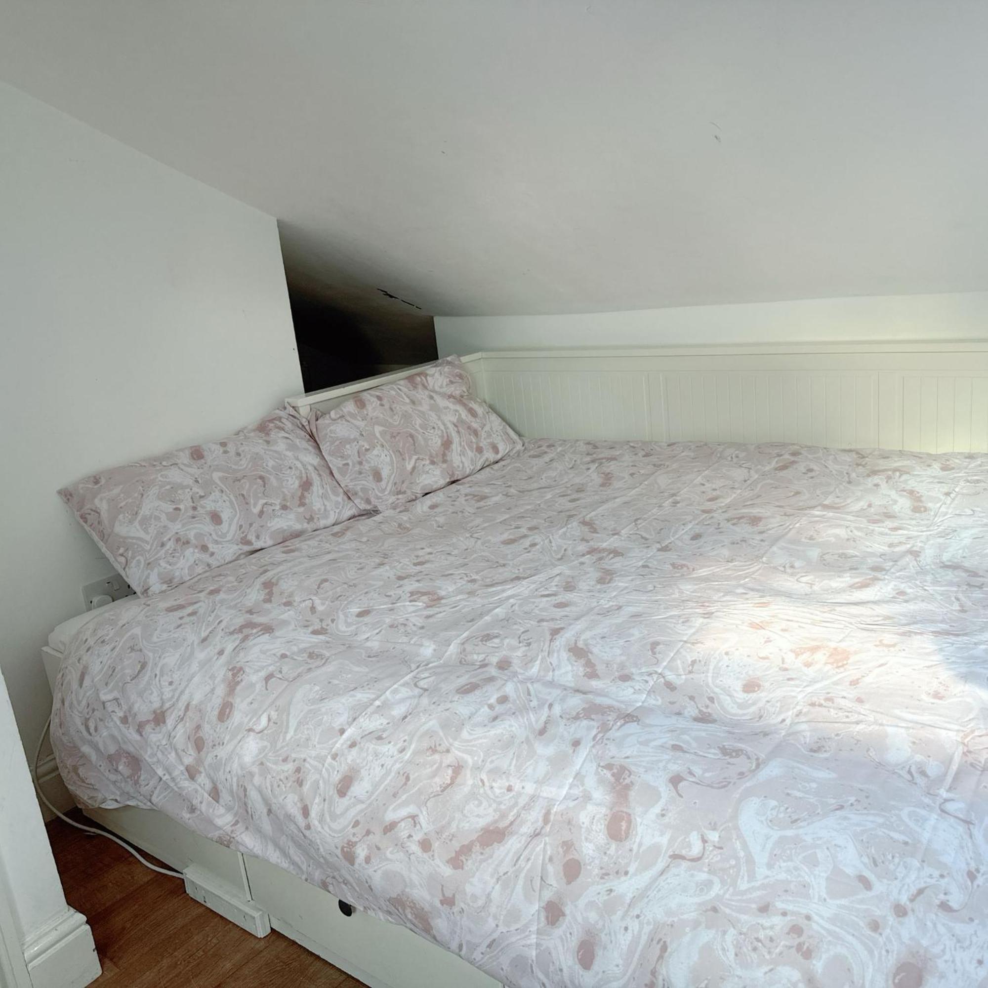 Twenty One Bed & Breakfast