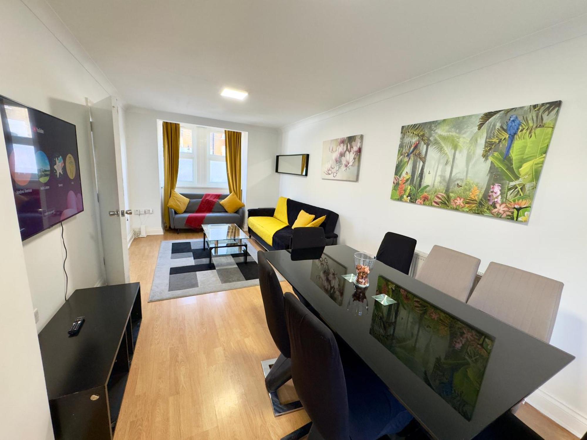 3 Bedrooms Spacious House, Separate Reception, 2 Full Bathrooms, Parking, Garden
