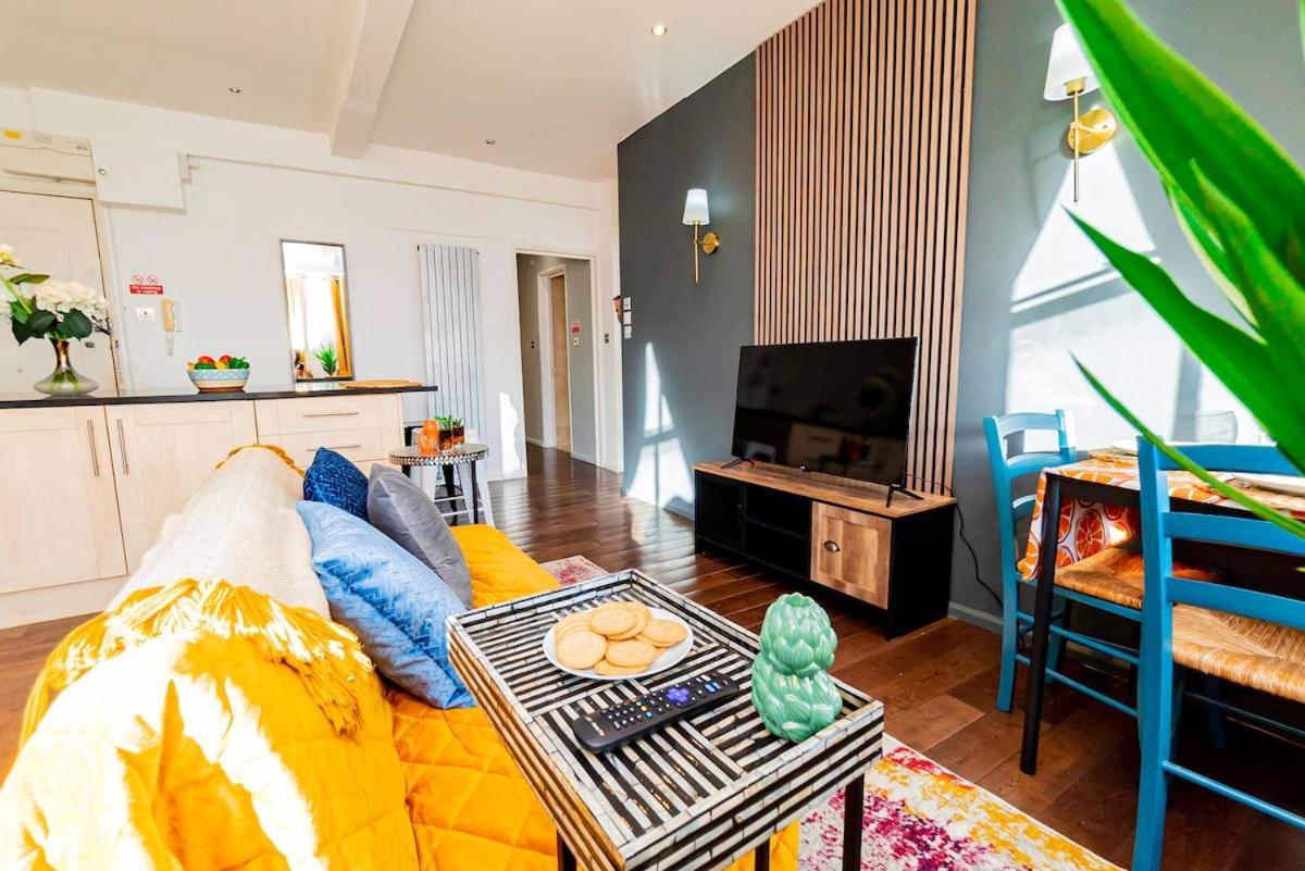 Apartment Stylish 2br Near Hyde Park & Museums, Kensington London