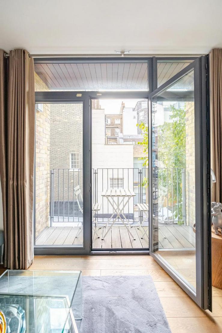 Serene Private Townhouse With Ac & Balcony For 6 * Londen