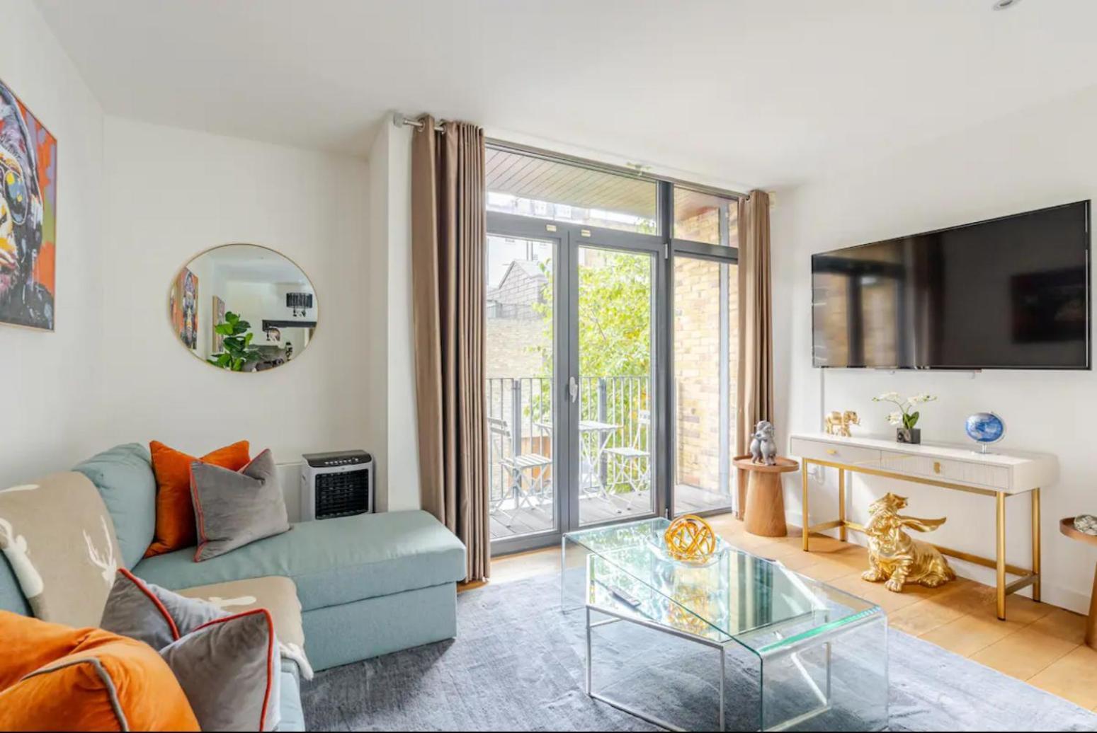 Appartement Serene Private Townhouse With Ac & Balcony For 6 Londen
