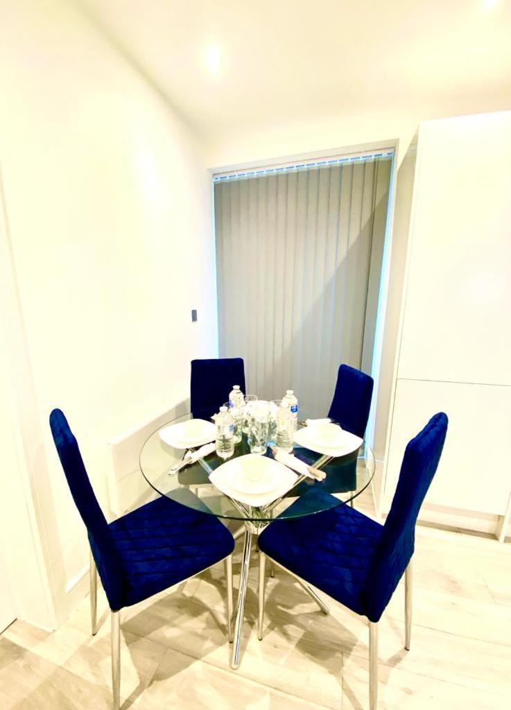Apartamento One Bedroom On Ground Floor In With Car Park Londres
