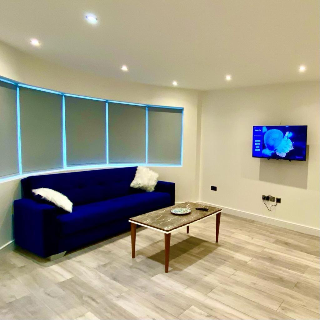 Apartamento One Bedroom On Ground Floor In With Car Park Londres