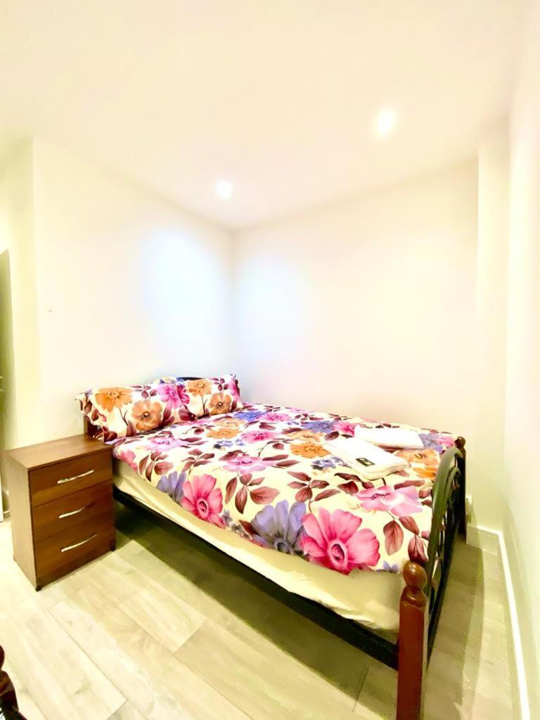 One Bedroom On Ground Floor In With Car Park Apartamento *